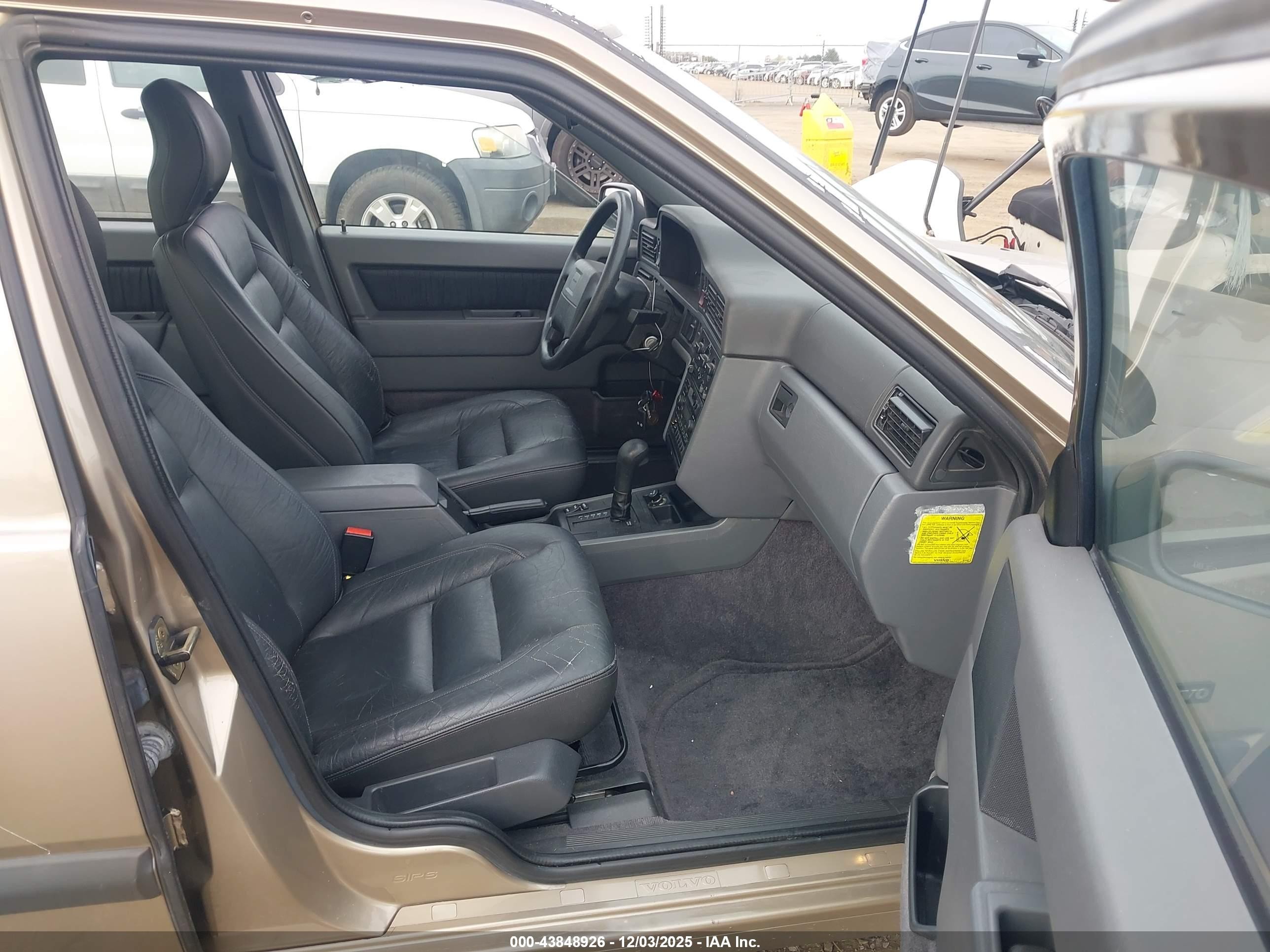 1994 Volvo 850   Gold vin: YV1LS5523R1171860
