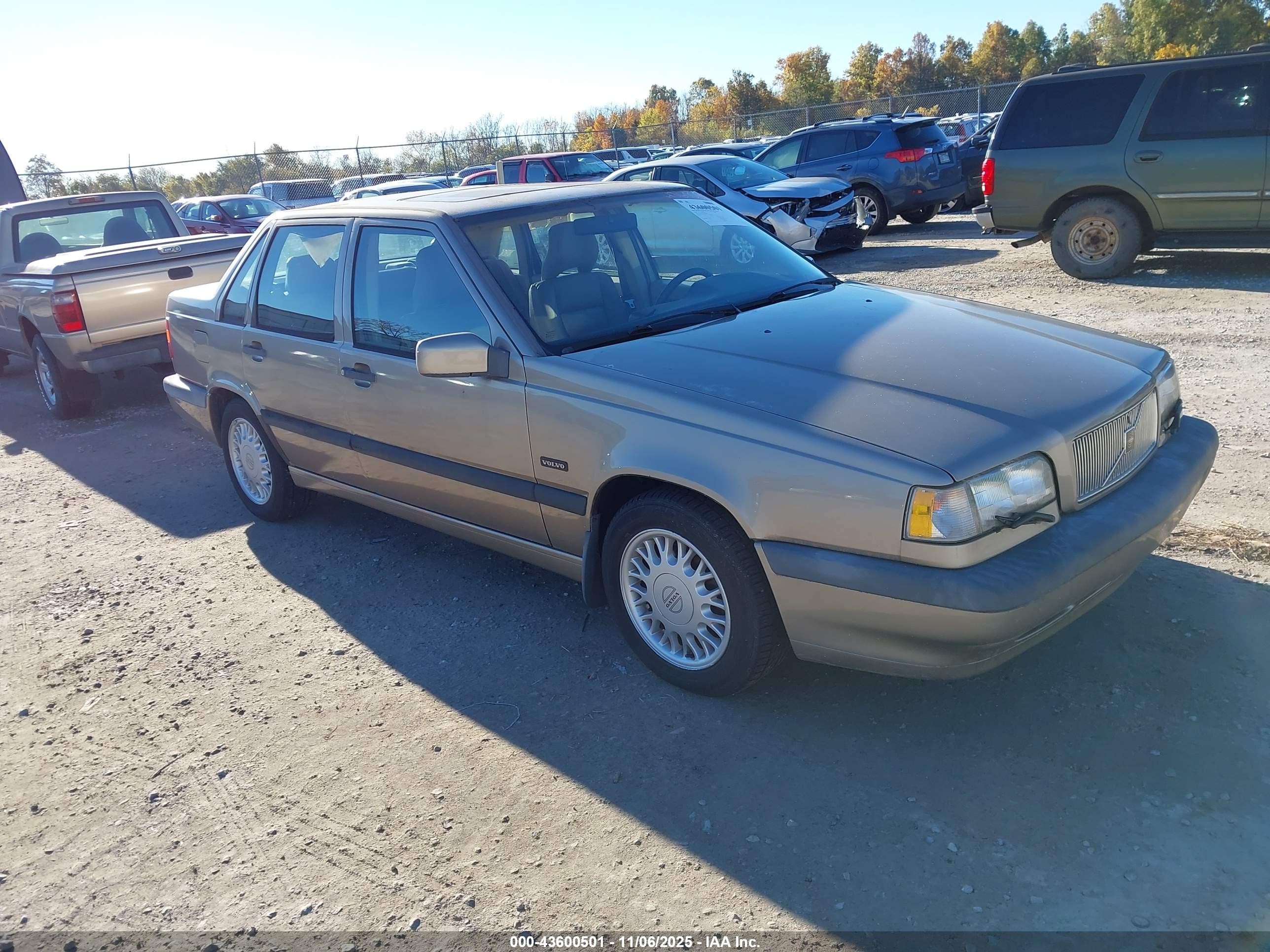 1994 Volvo 850   Gold vin: YV1LS5523R2130347