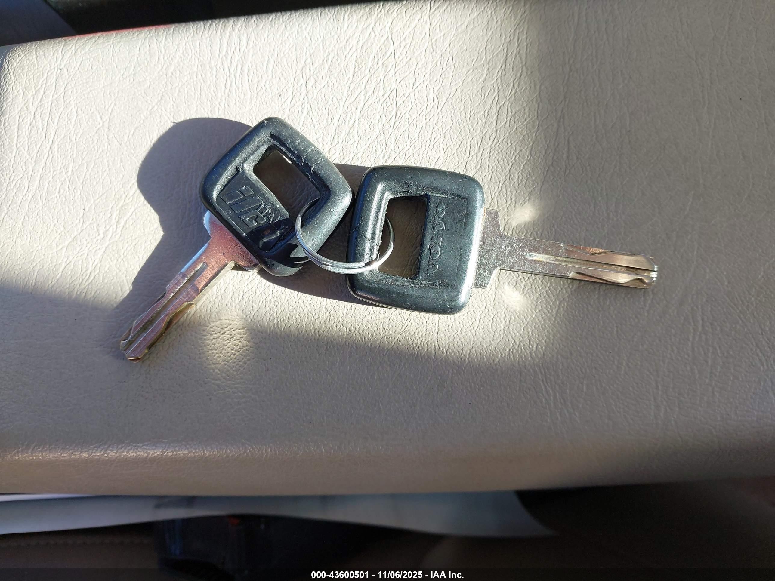 1994 Volvo 850   Gold vin: YV1LS5523R2130347