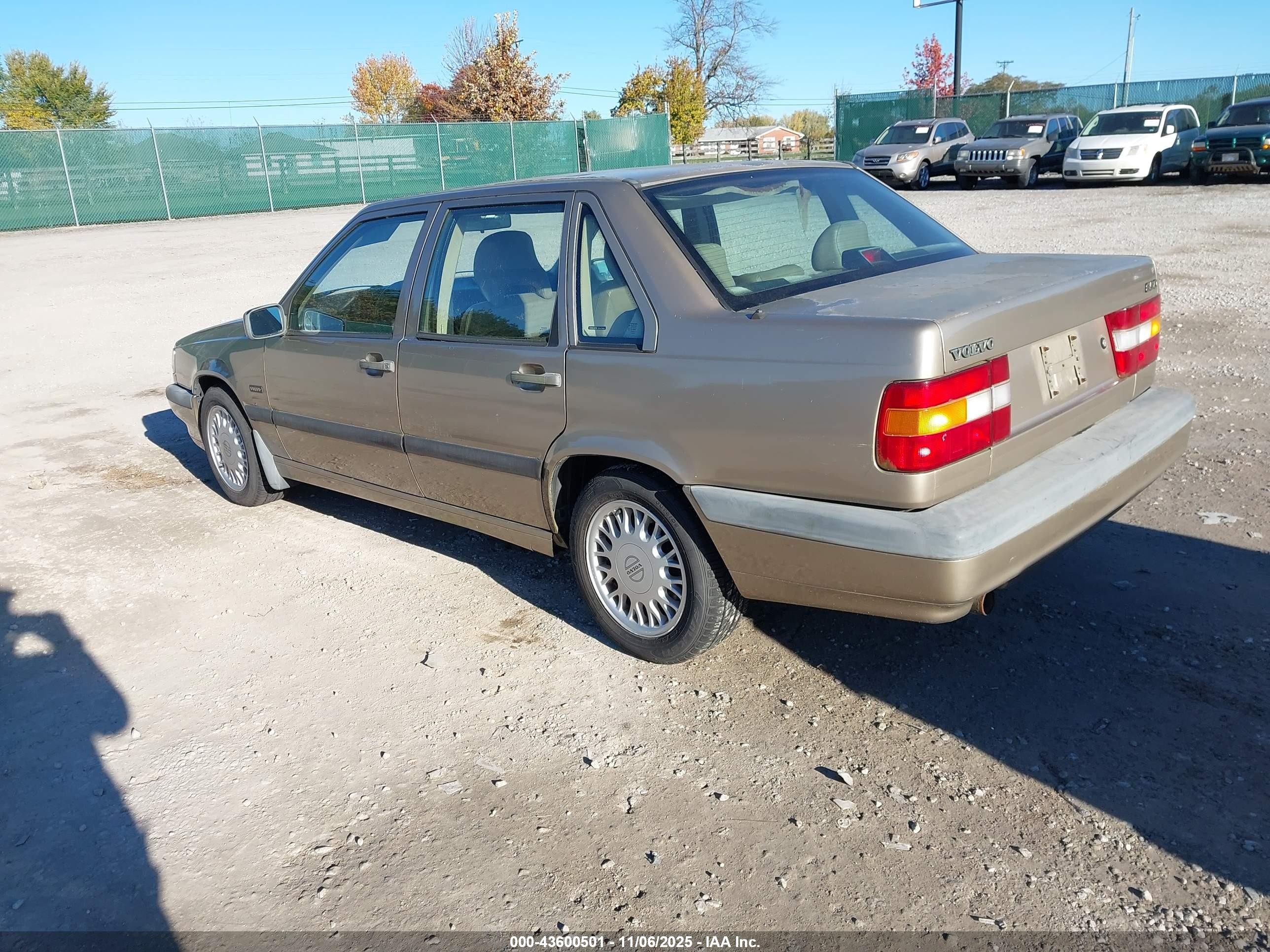 1994 Volvo 850   Gold vin: YV1LS5523R2130347