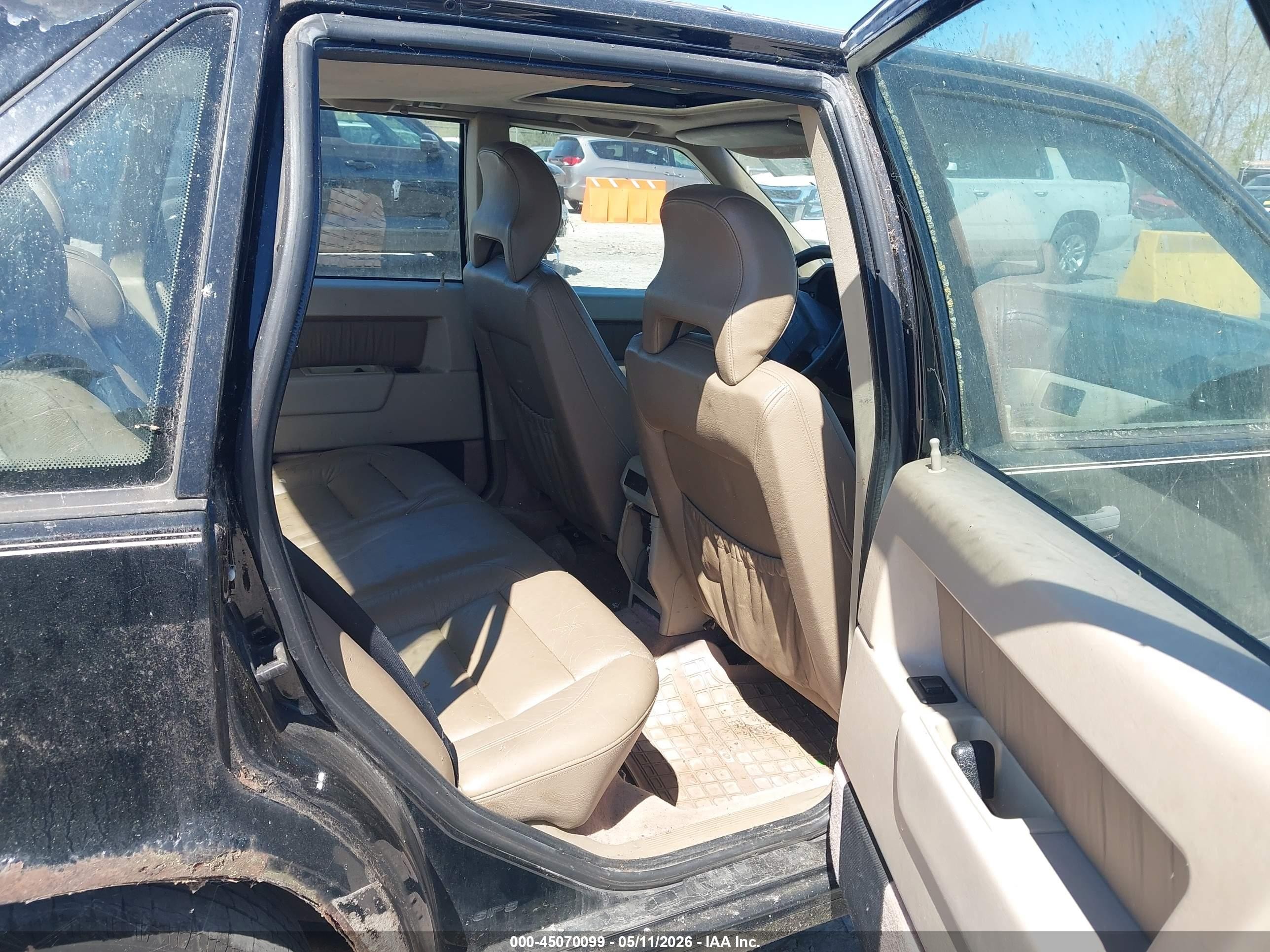 1994 Volvo 850   Black vin: YV1LS5527R2103085