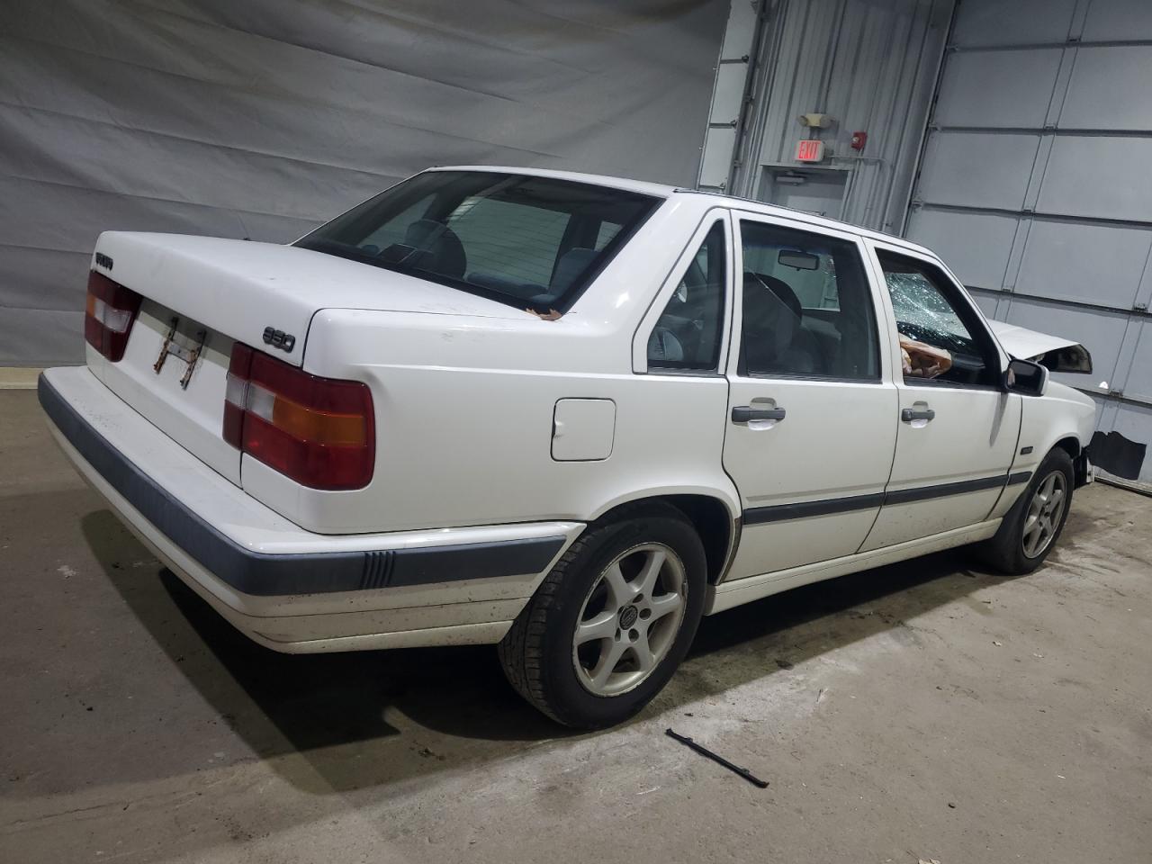 1994 Volvo 850 White vin: YV1LS5529R2155883