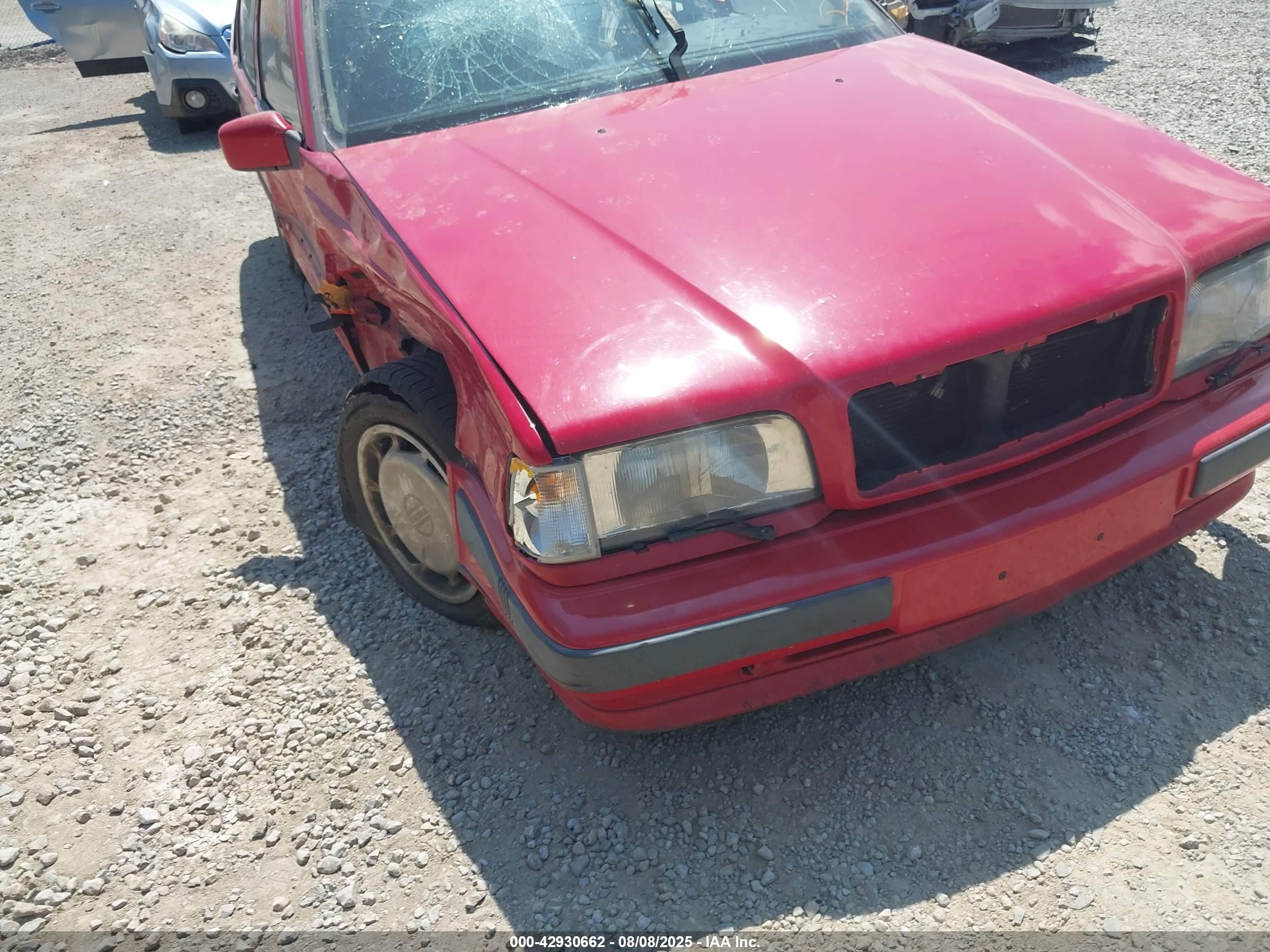 1994 Volvo 850   Red vin: YV1LS552XR1172181