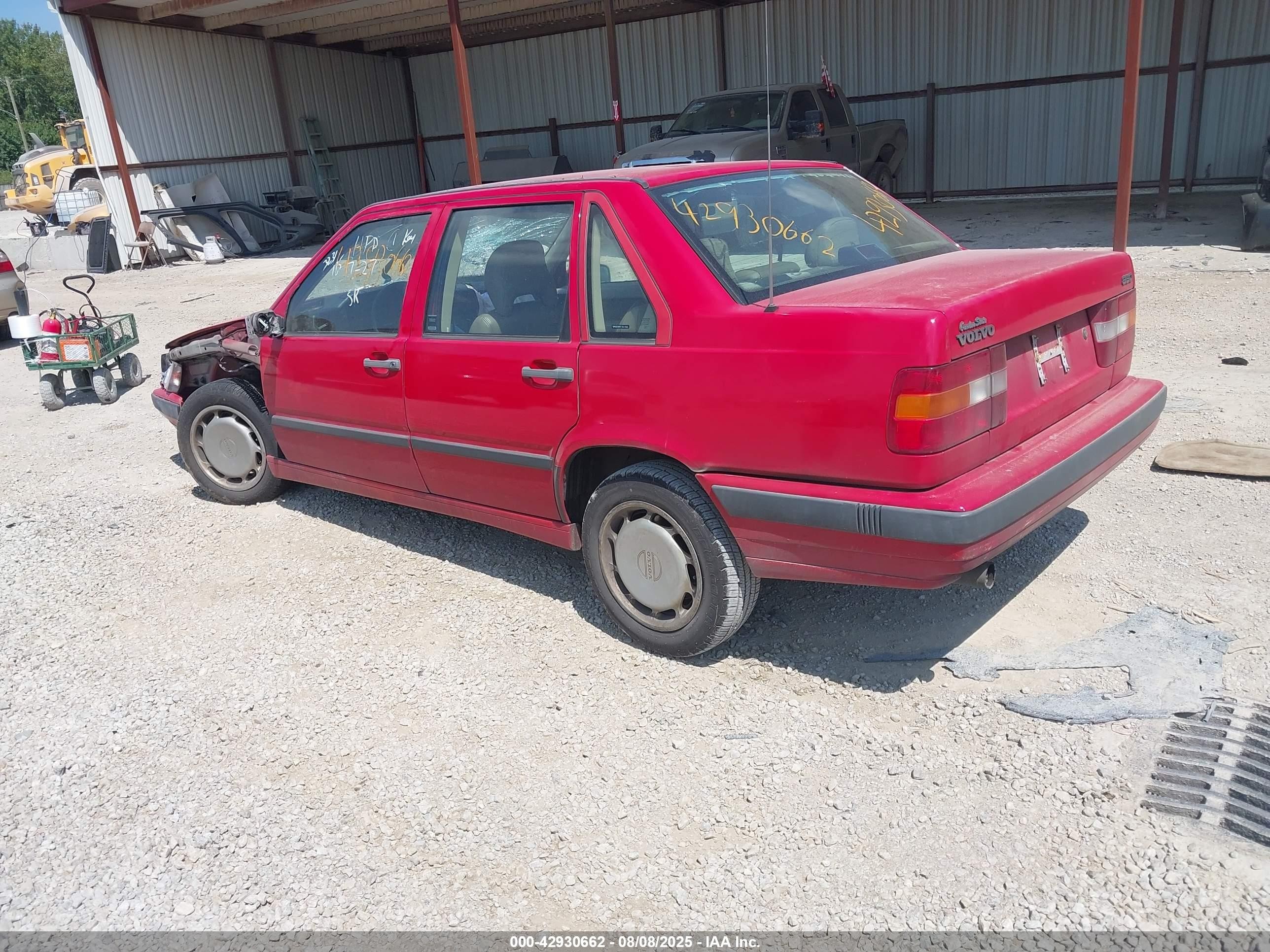 1994 Volvo 850   Red vin: YV1LS552XR1172181