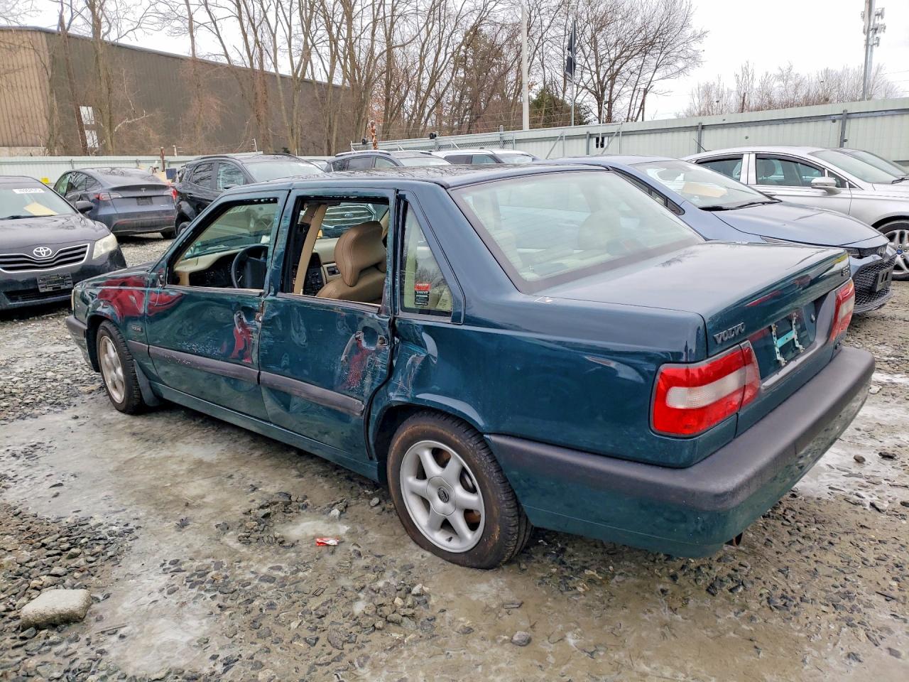 1995 Volvo 850 Base Green vin: YV1LS5533S2244587