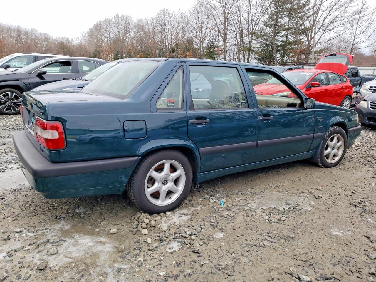 1995 Volvo 850 Base Green vin: YV1LS5533S2244587