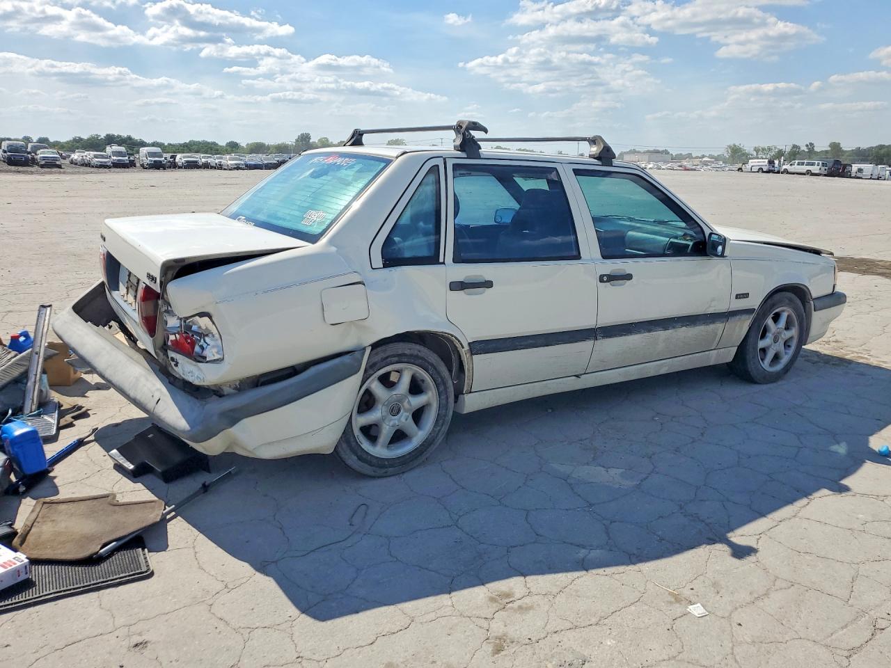 1996 Volvo 850 Base White vin: YV1LS5552T1301869