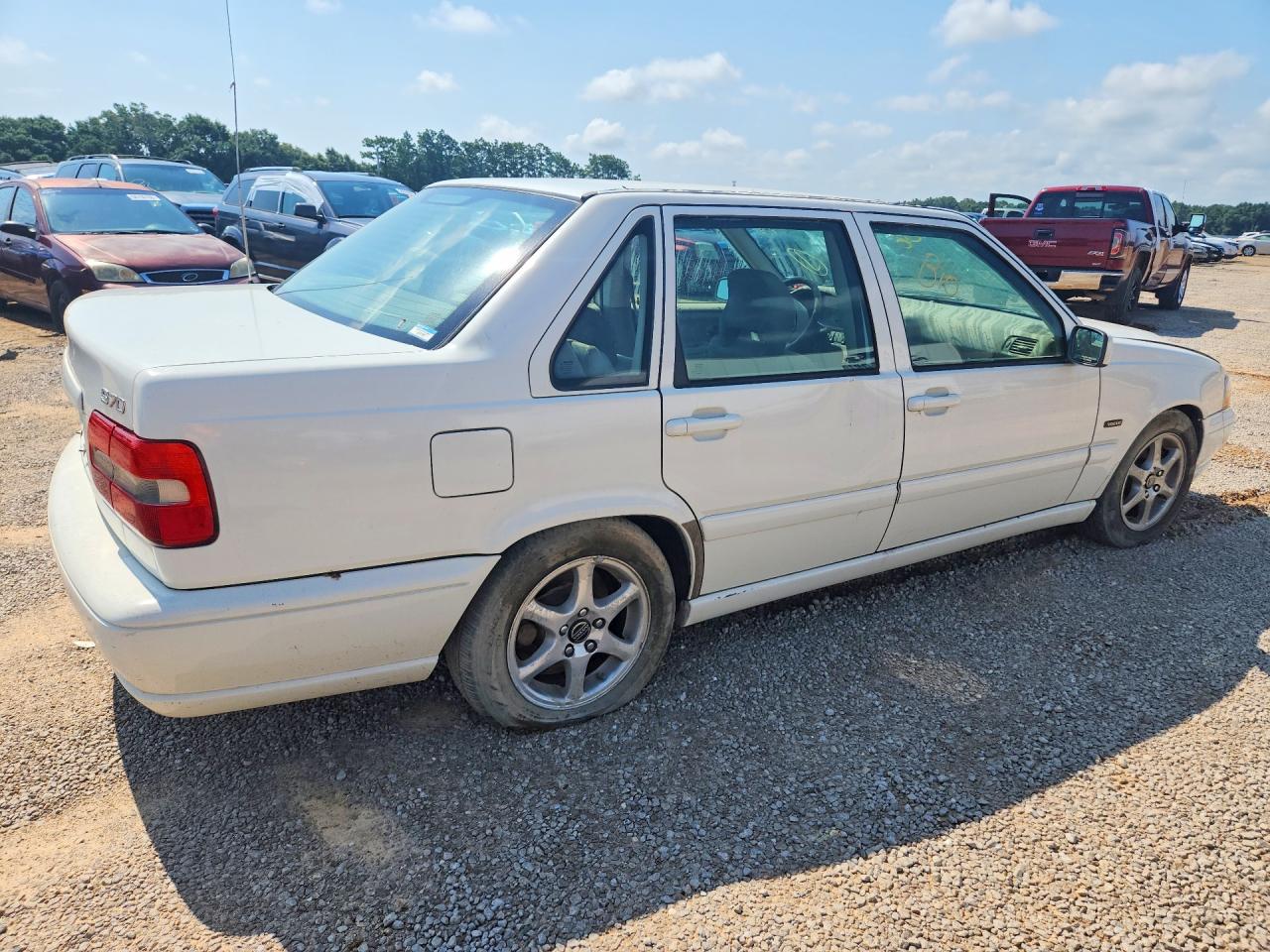 1998 Volvo S70 White vin: YV1LS5570W1502319