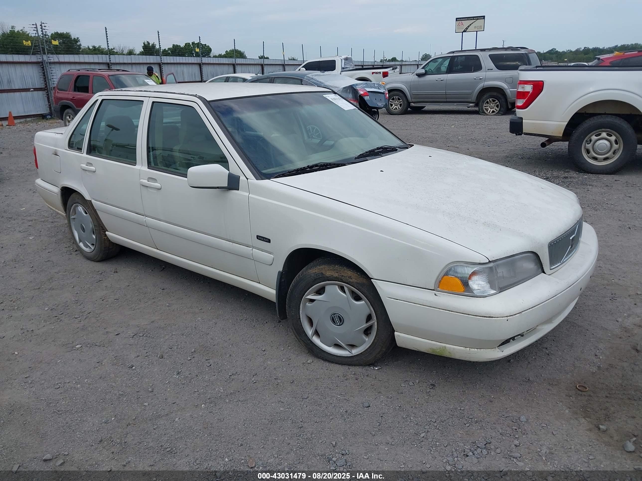 YV1LS5574W1504462