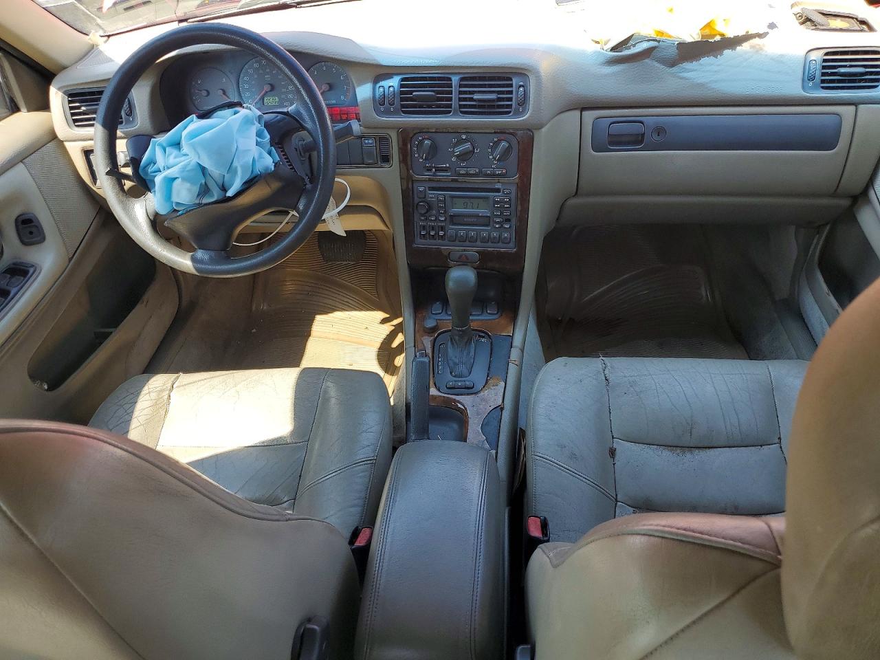 1998 Volvo S70 Red vin: YV1LS5576W2543533