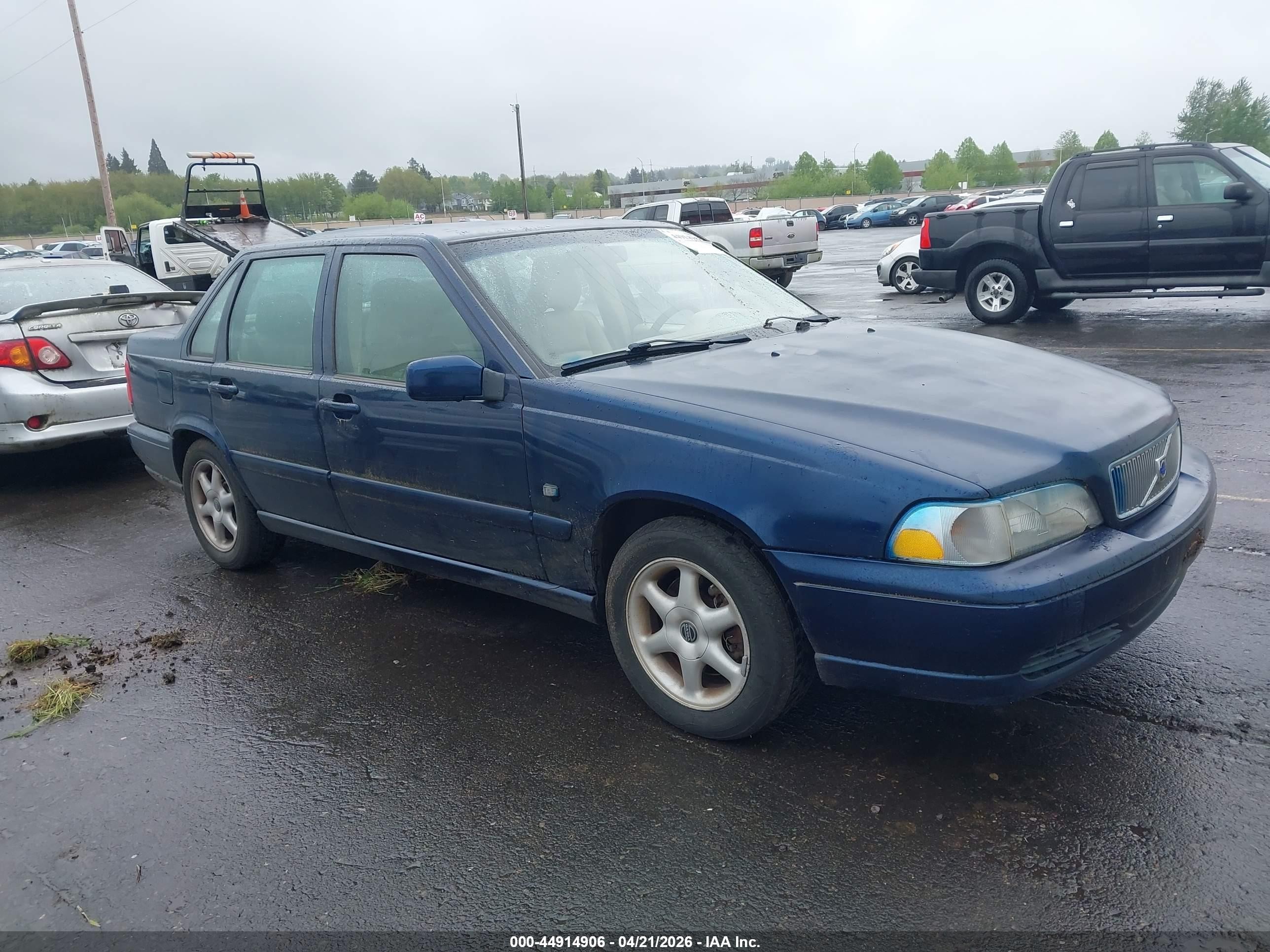 1999 Volvo S70   Blue vin: YV1LS55A0X1597364