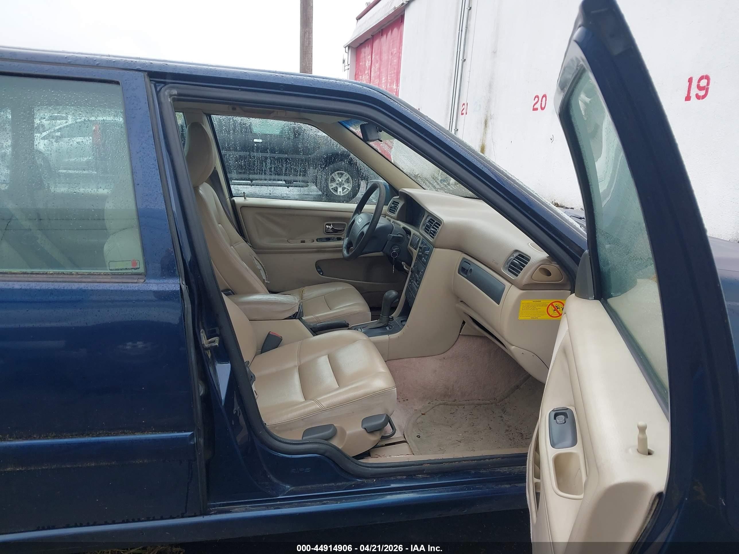1999 Volvo S70   Blue vin: YV1LS55A0X1597364