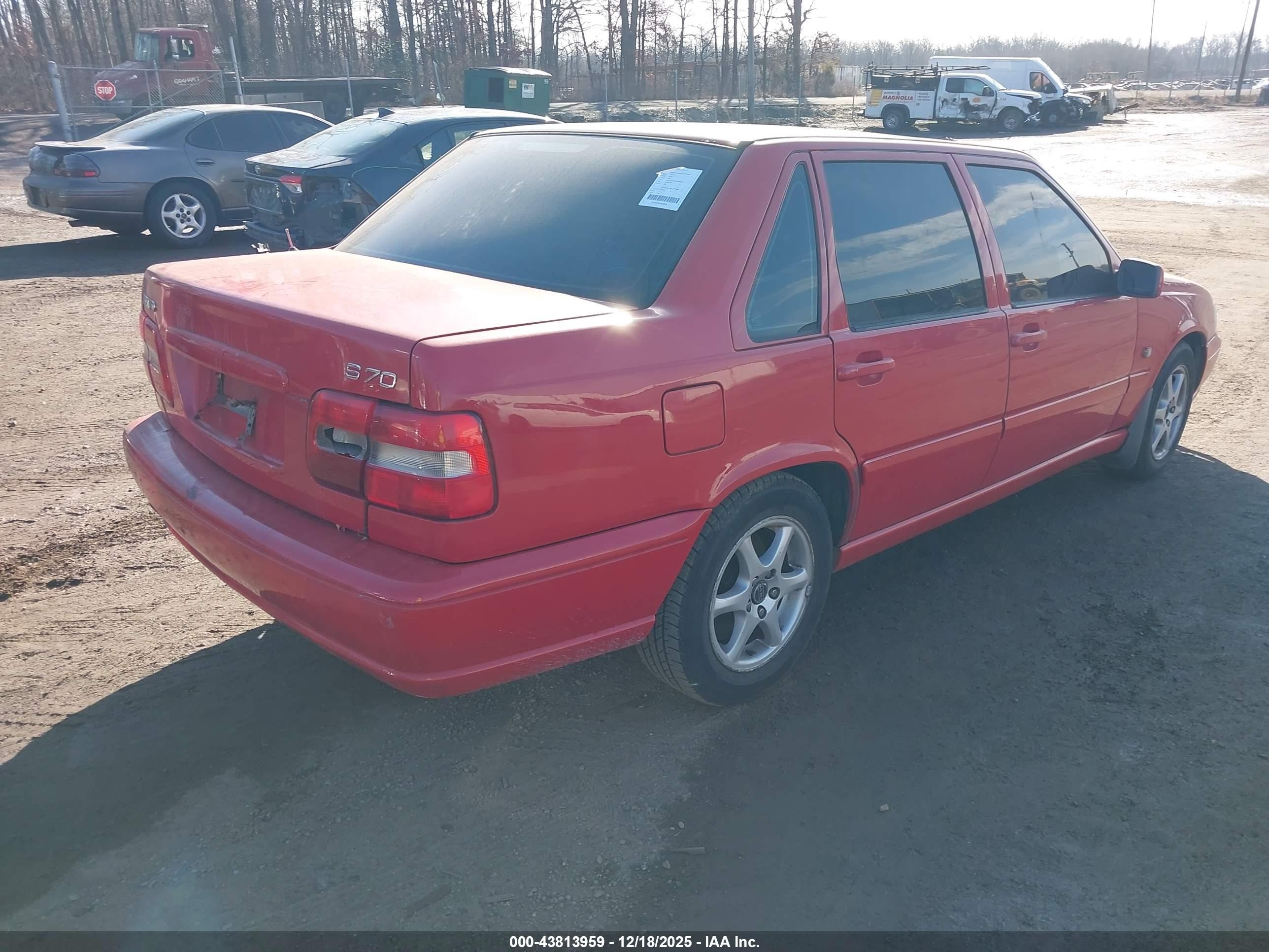 1999 Volvo S70   Red vin: YV1LS55A2X2590569