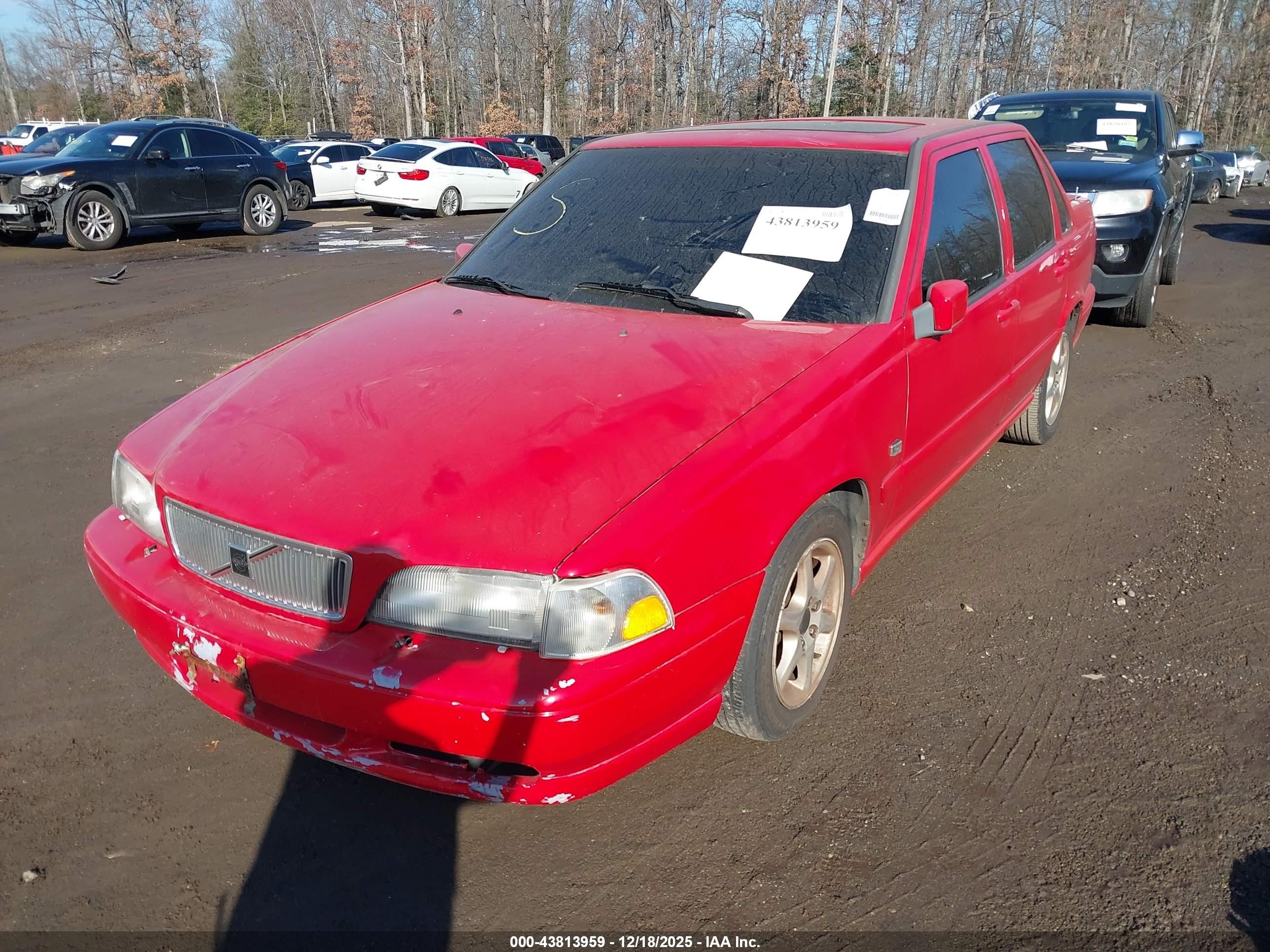 1999 Volvo S70   Red vin: YV1LS55A2X2590569