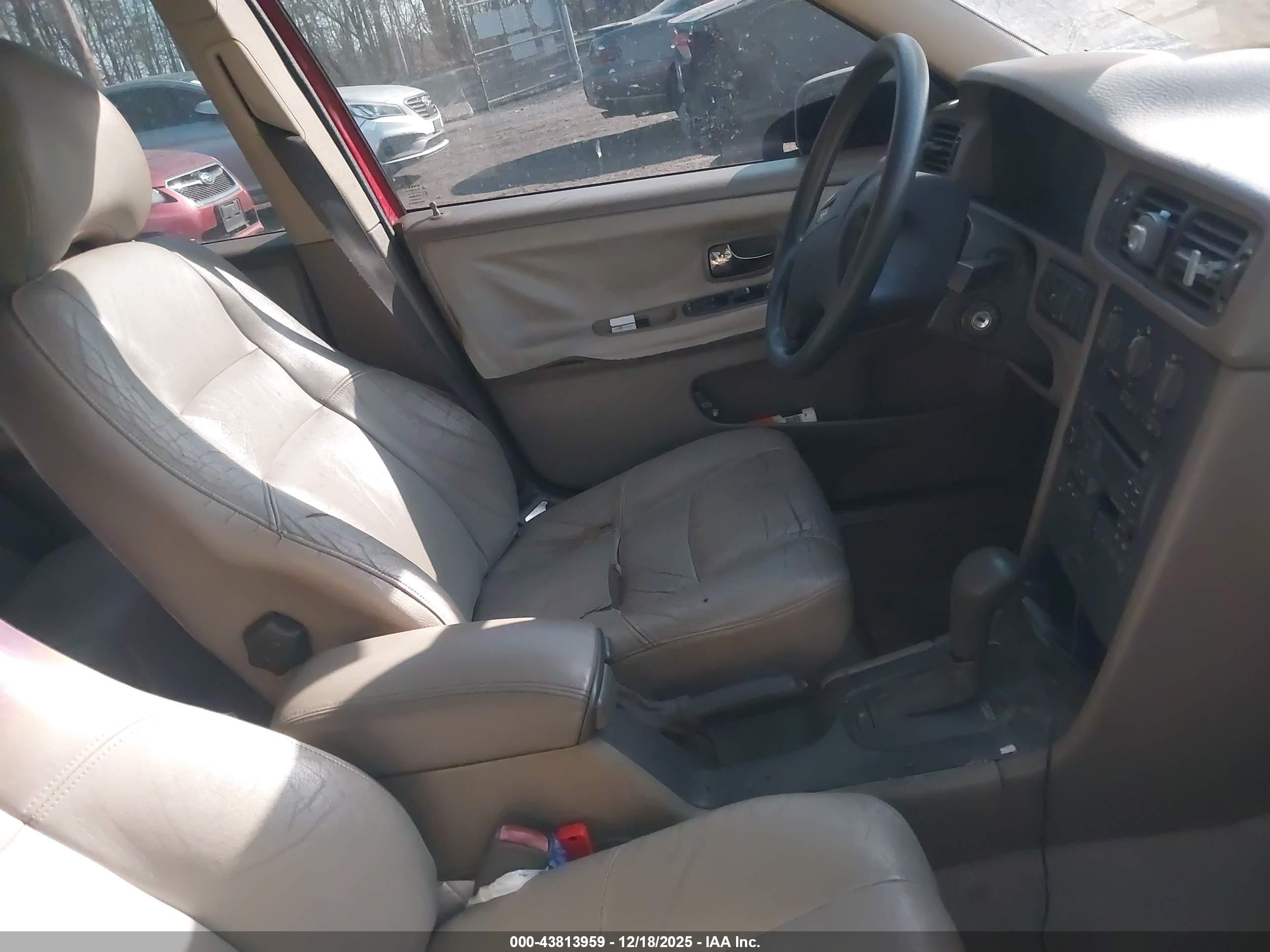 1999 Volvo S70   Red vin: YV1LS55A2X2590569