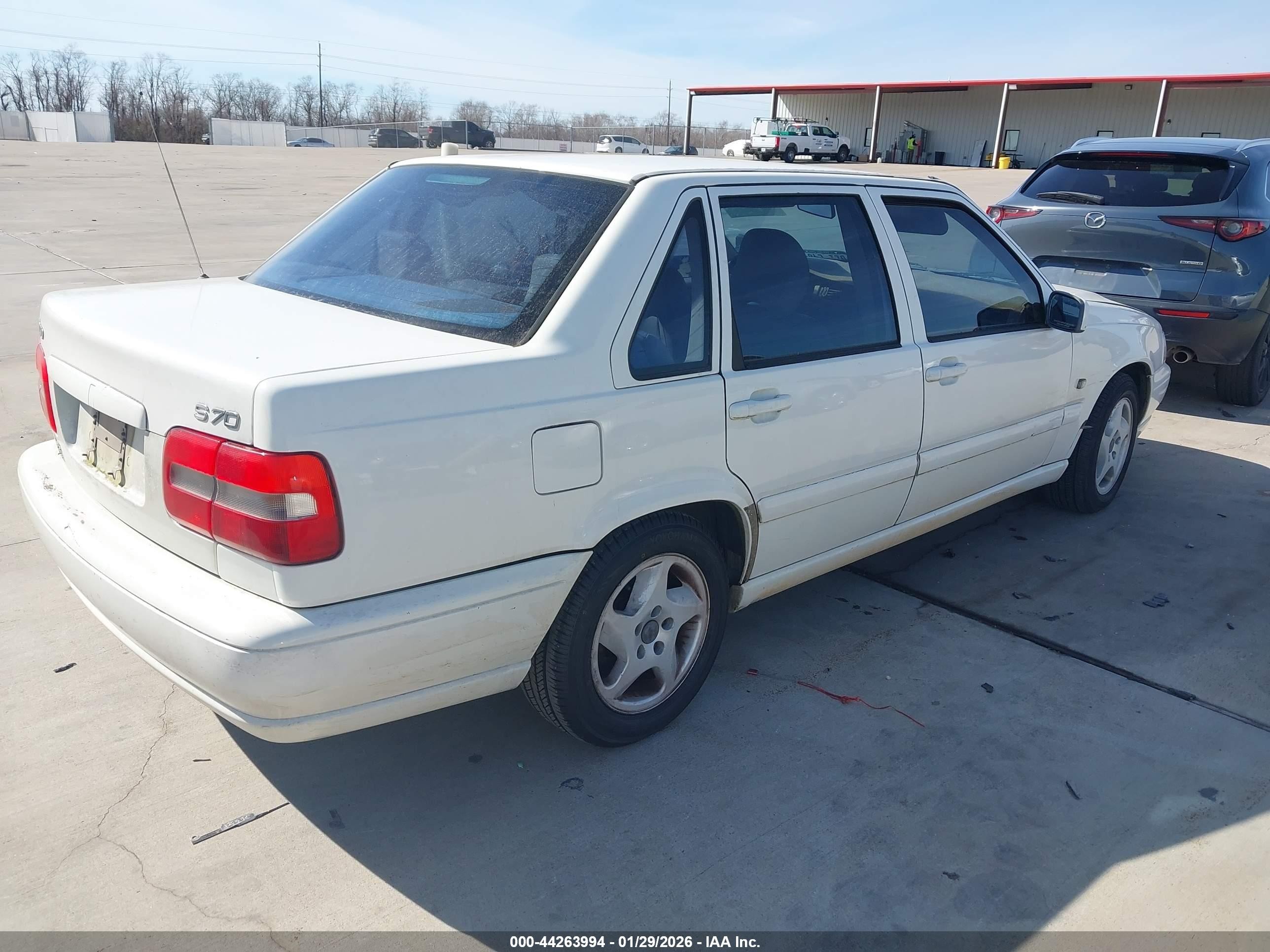 1999 Volvo S70   White vin: YV1LS55A3X1569087