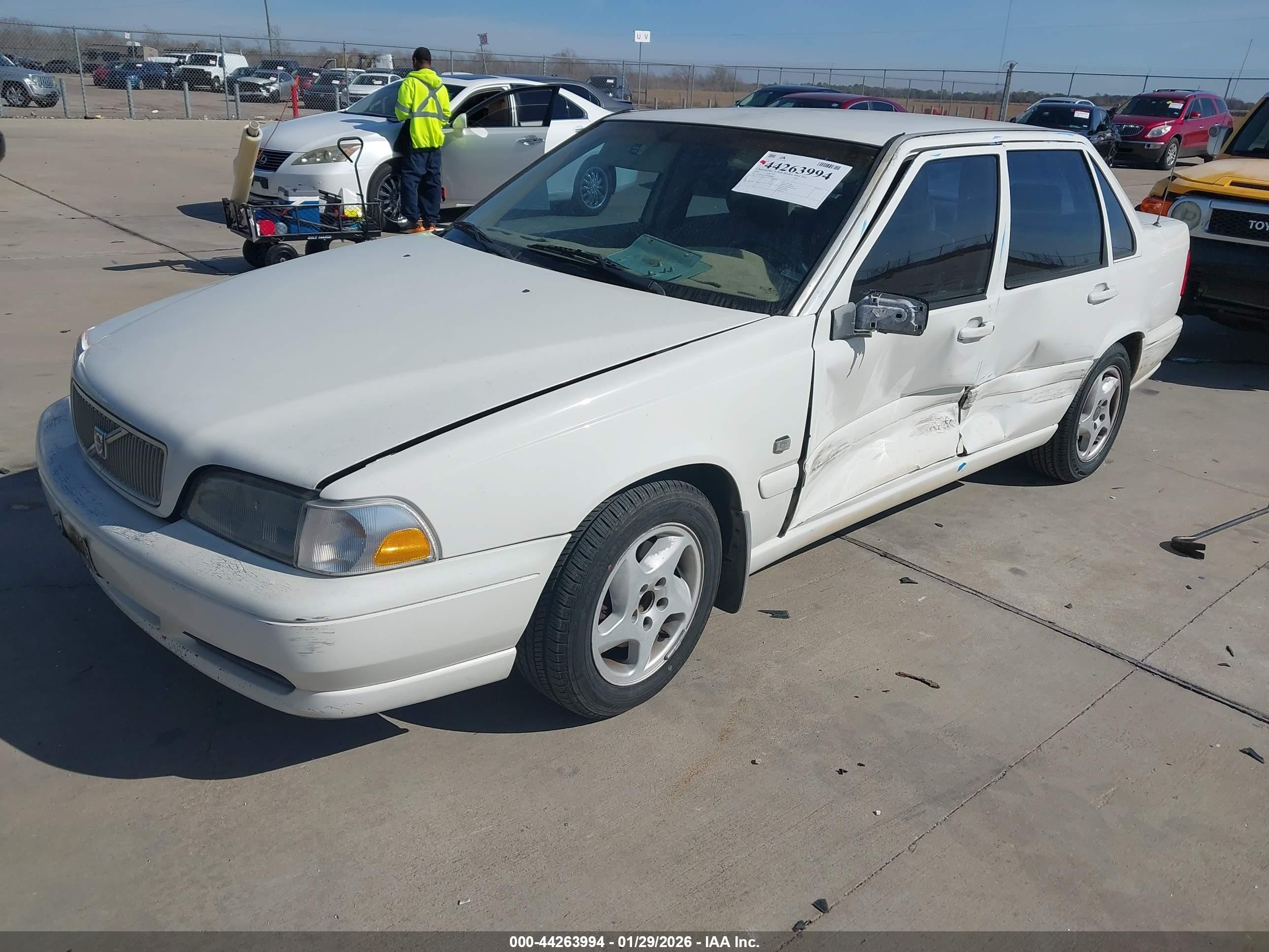 1999 Volvo S70   White vin: YV1LS55A3X1569087