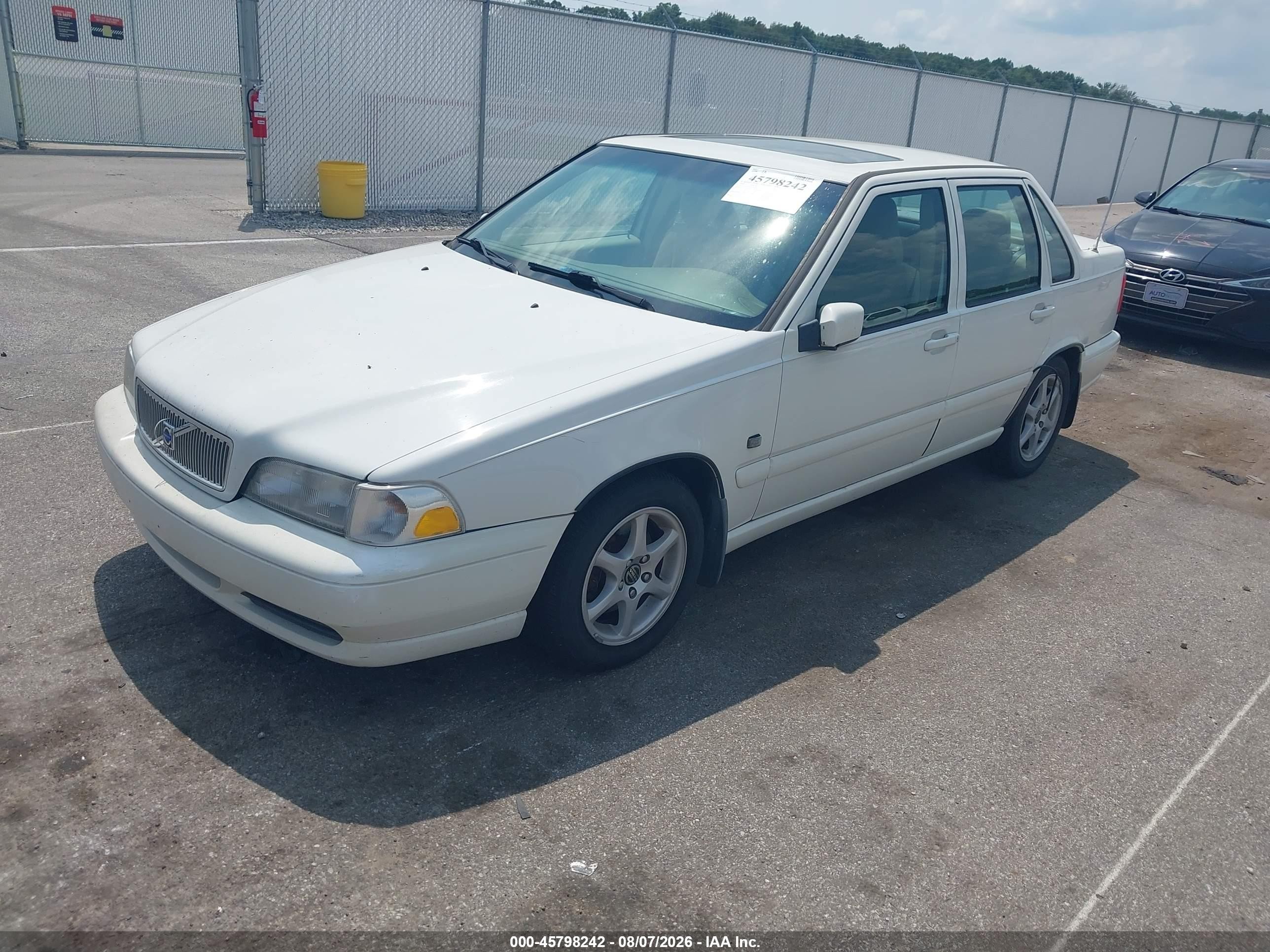 1999 Volvo S70   White vin: YV1LS55A3X2616693