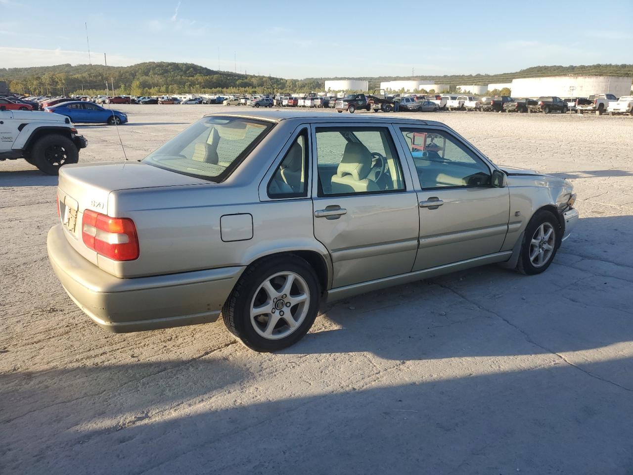 1999 Volvo S70 Beige vin: YV1LS55A4X1571026