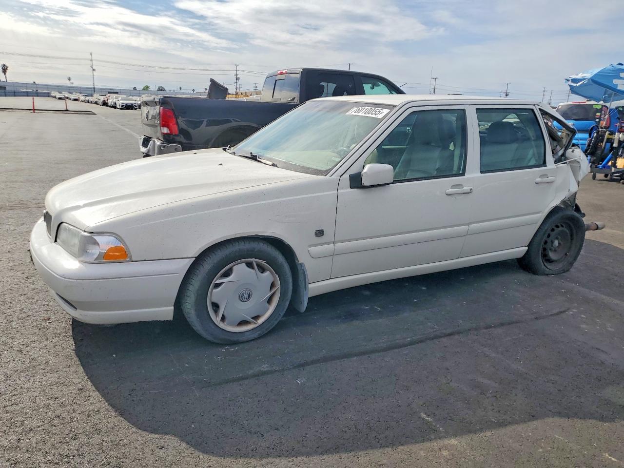 1999 Volv S70 White vin: YV1LS55A5X1586506