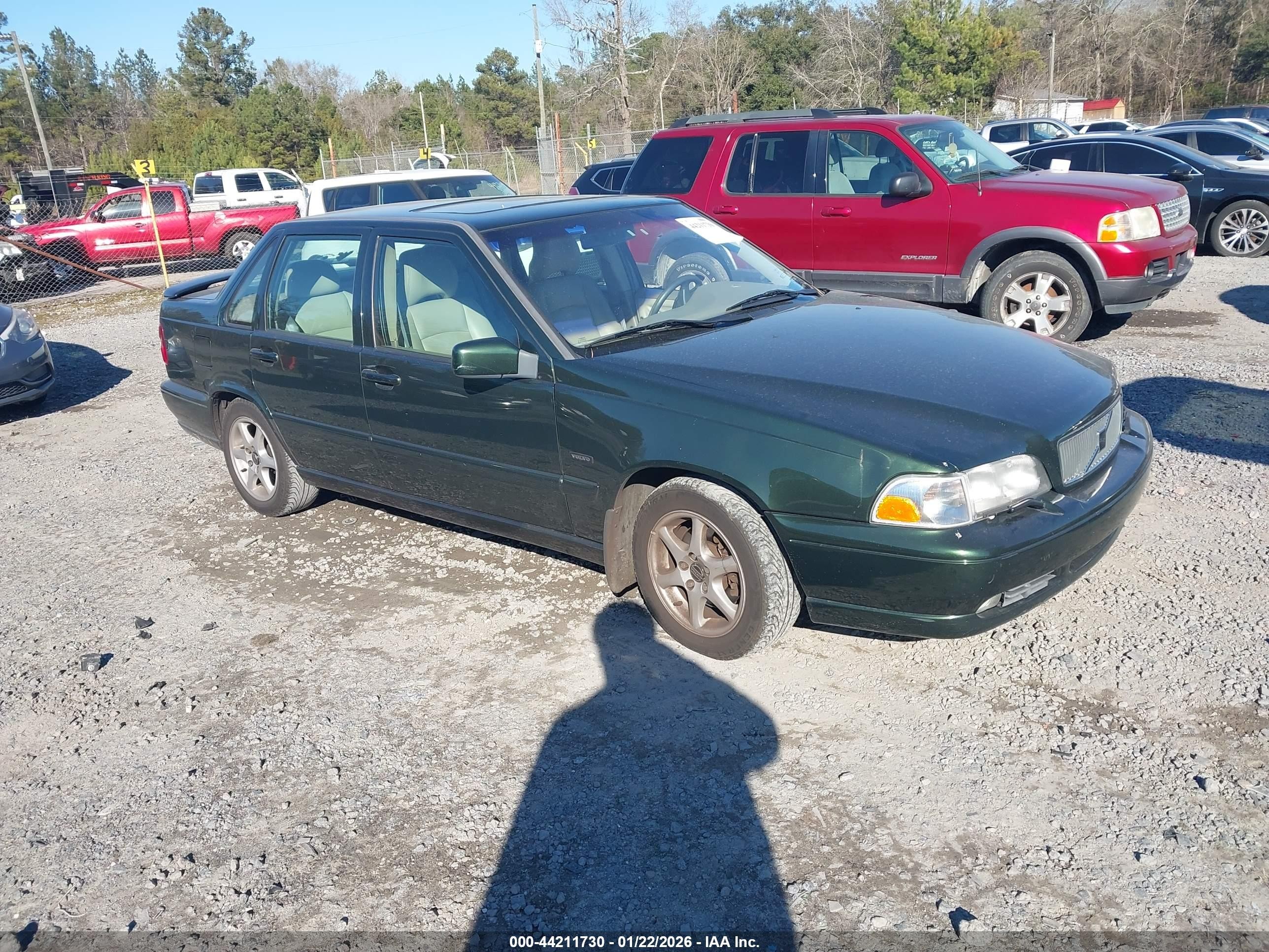 YV1LS5647W2415564