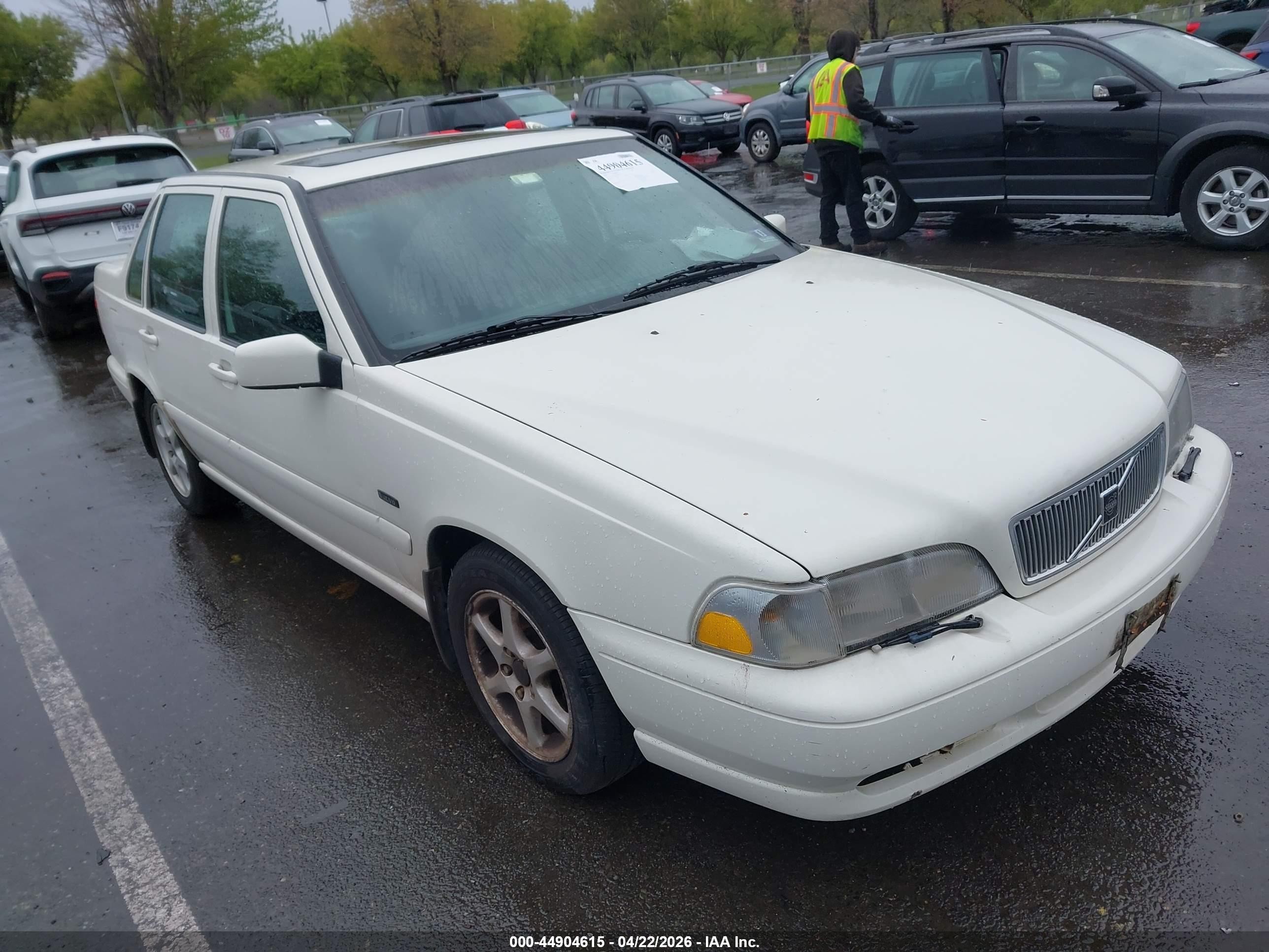 1998 Volvo S70 Glt White vin: YV1LS5671W1518107