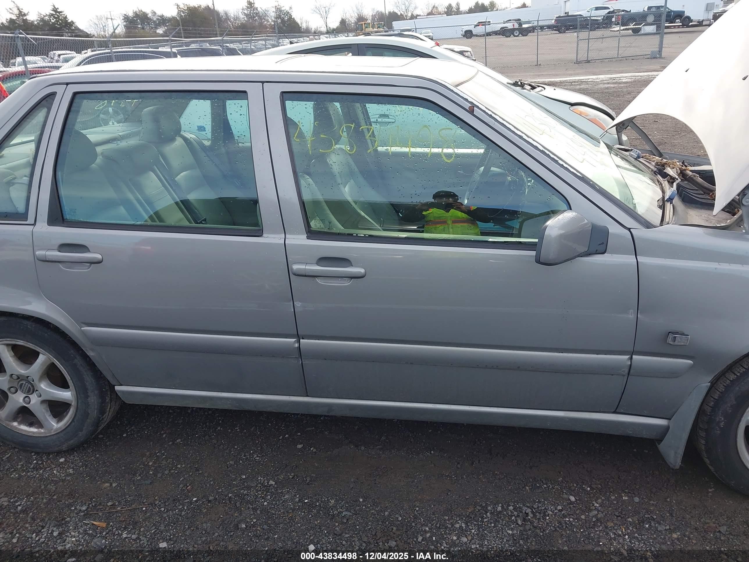 1999 Volvo S70 Glt Silver vin: YV1LS56D4X2568744