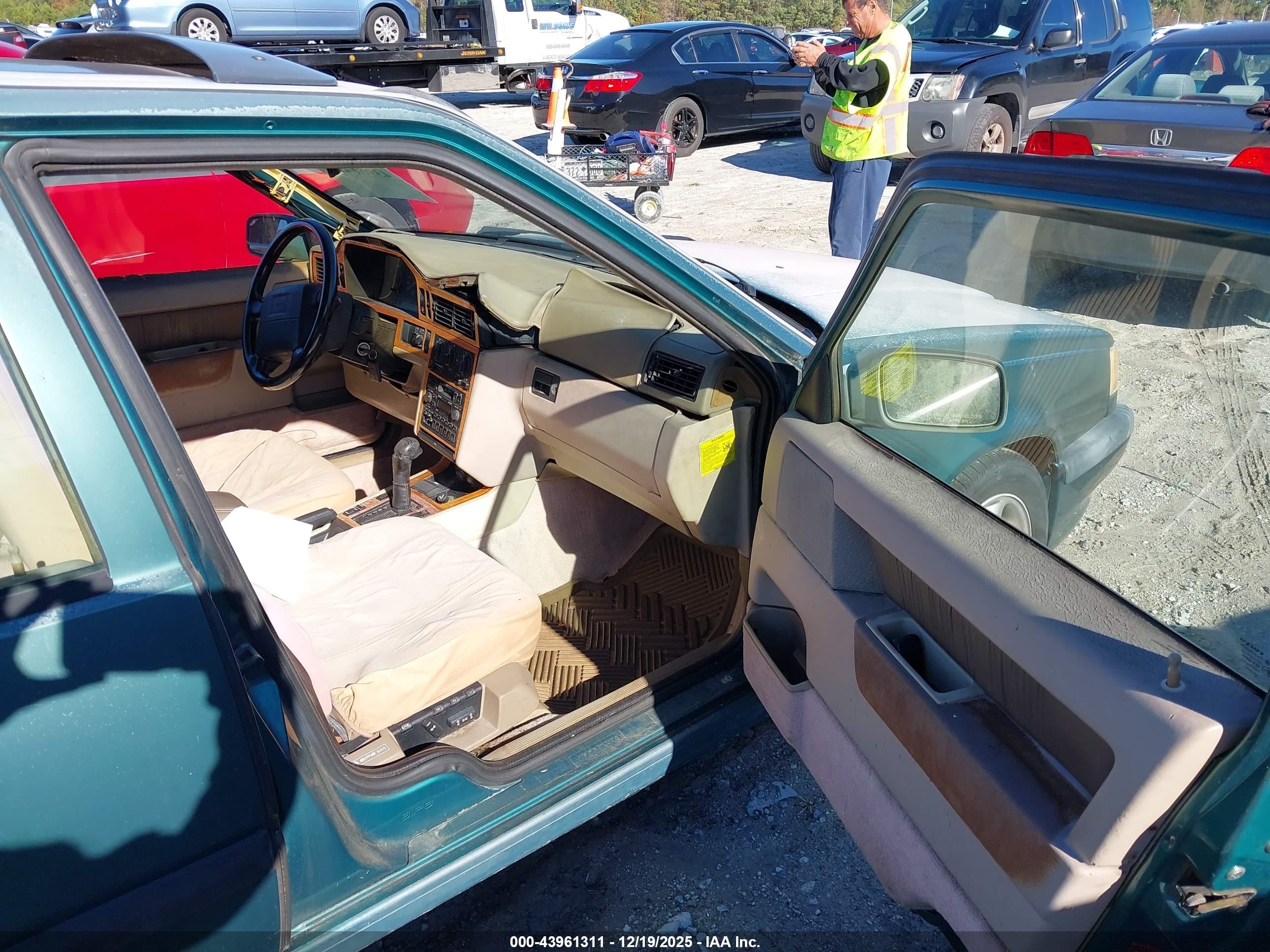 1995 Volvo 850   Teal vin: YV1LS5710S1212715