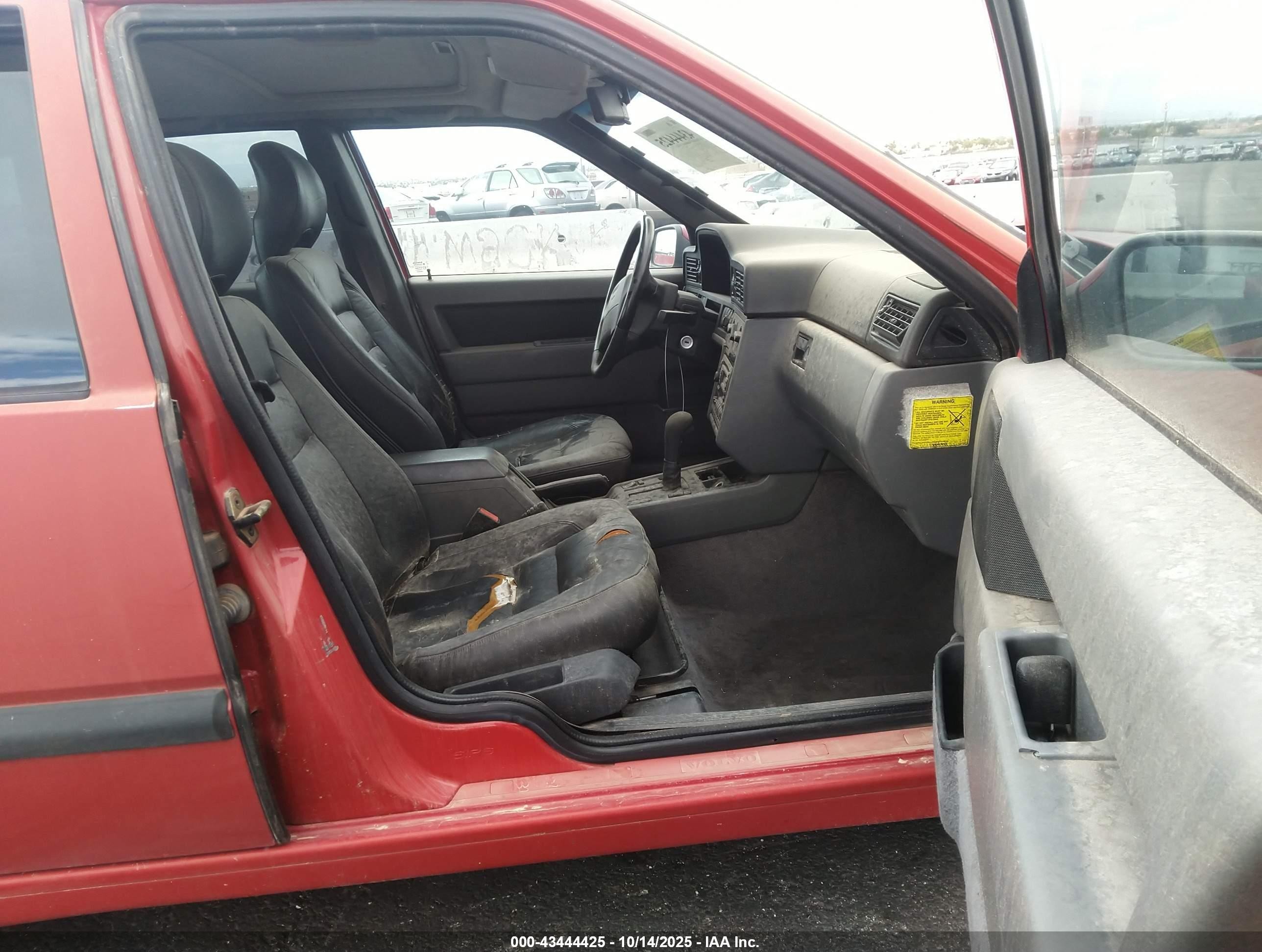 1994 Volvo 850   Red vin: YV1LS5718R2171013