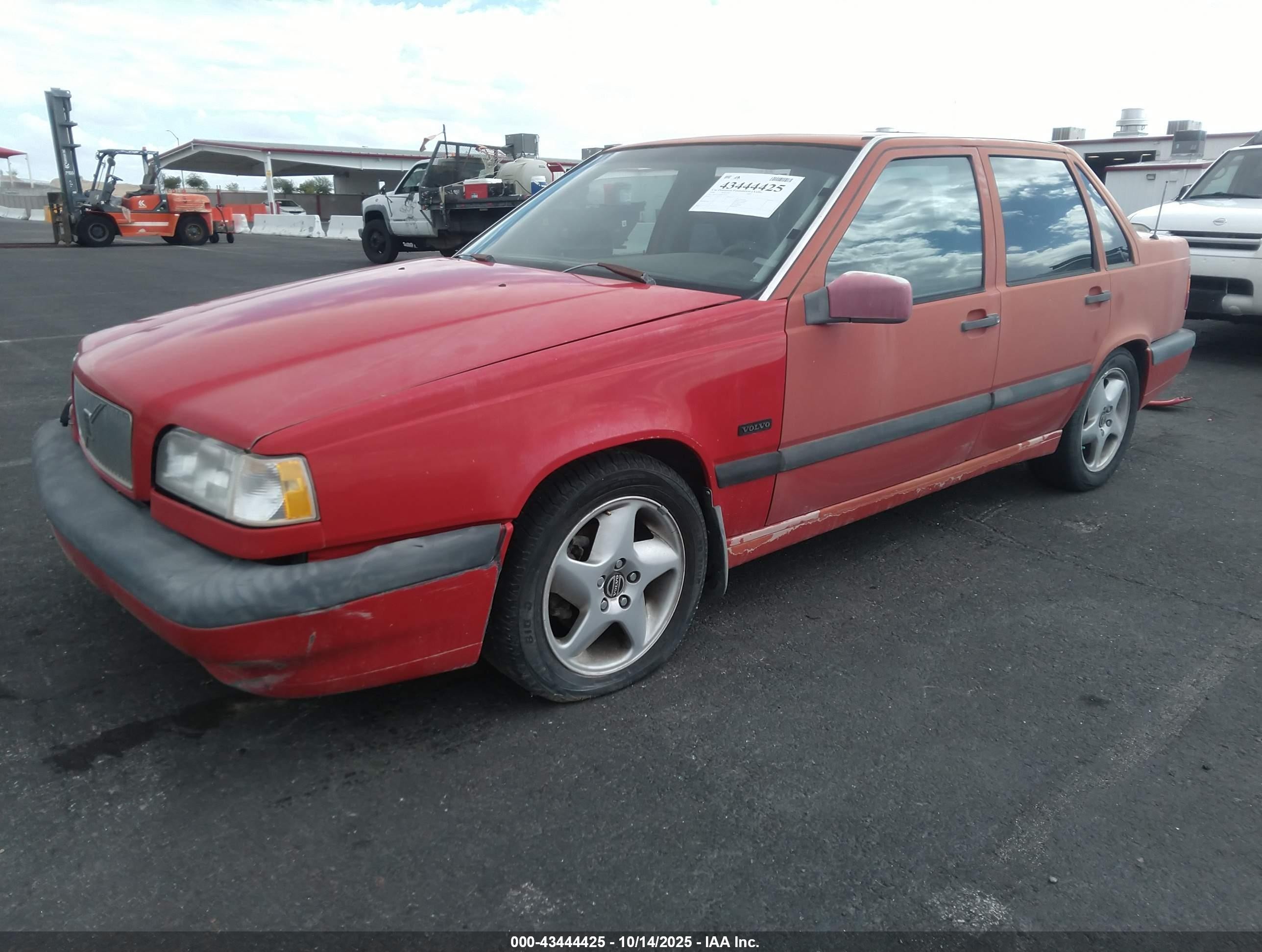 1994 Volvo 850   Red vin: YV1LS5718R2171013