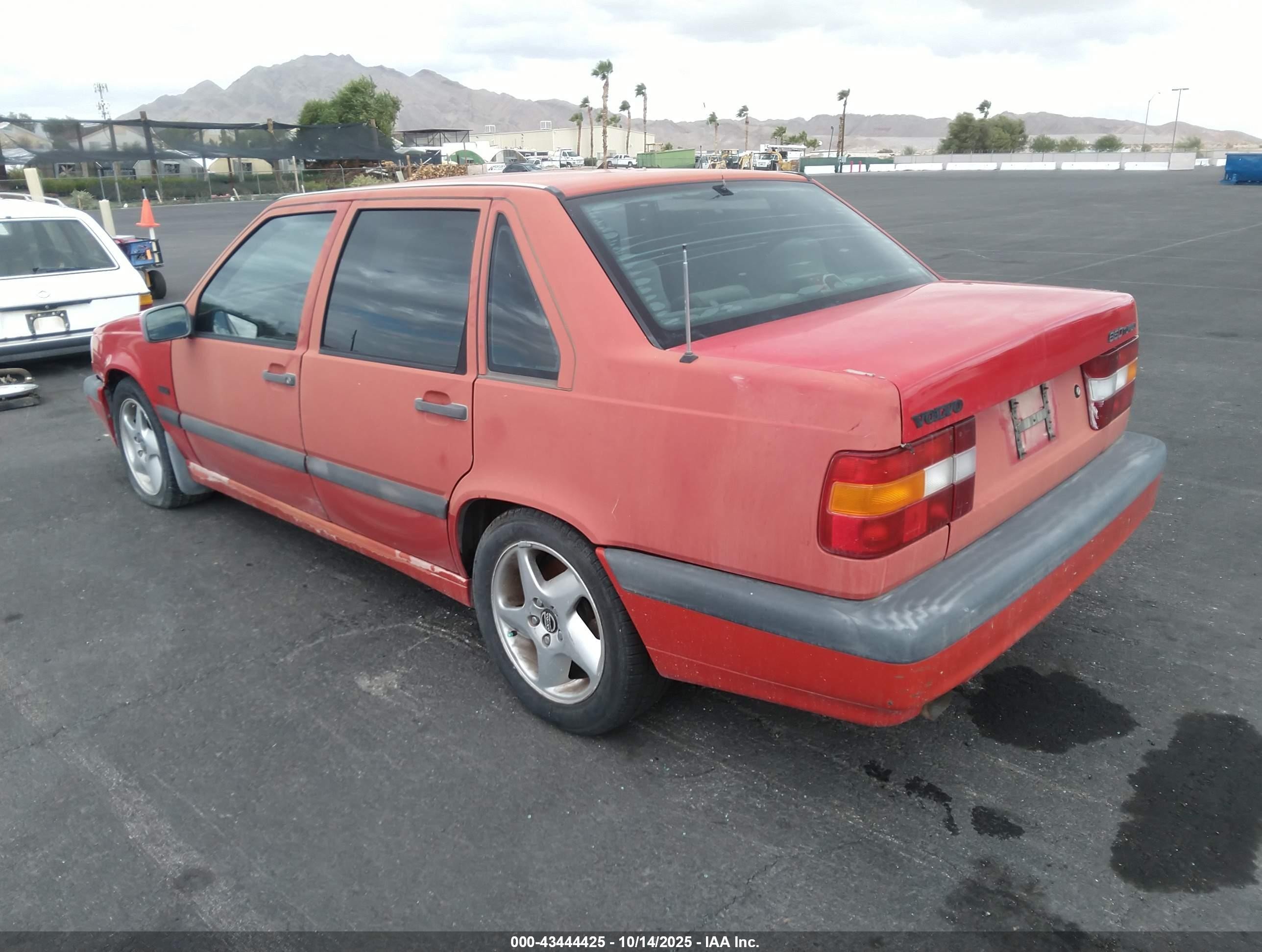 1994 Volvo 850   Red vin: YV1LS5718R2171013