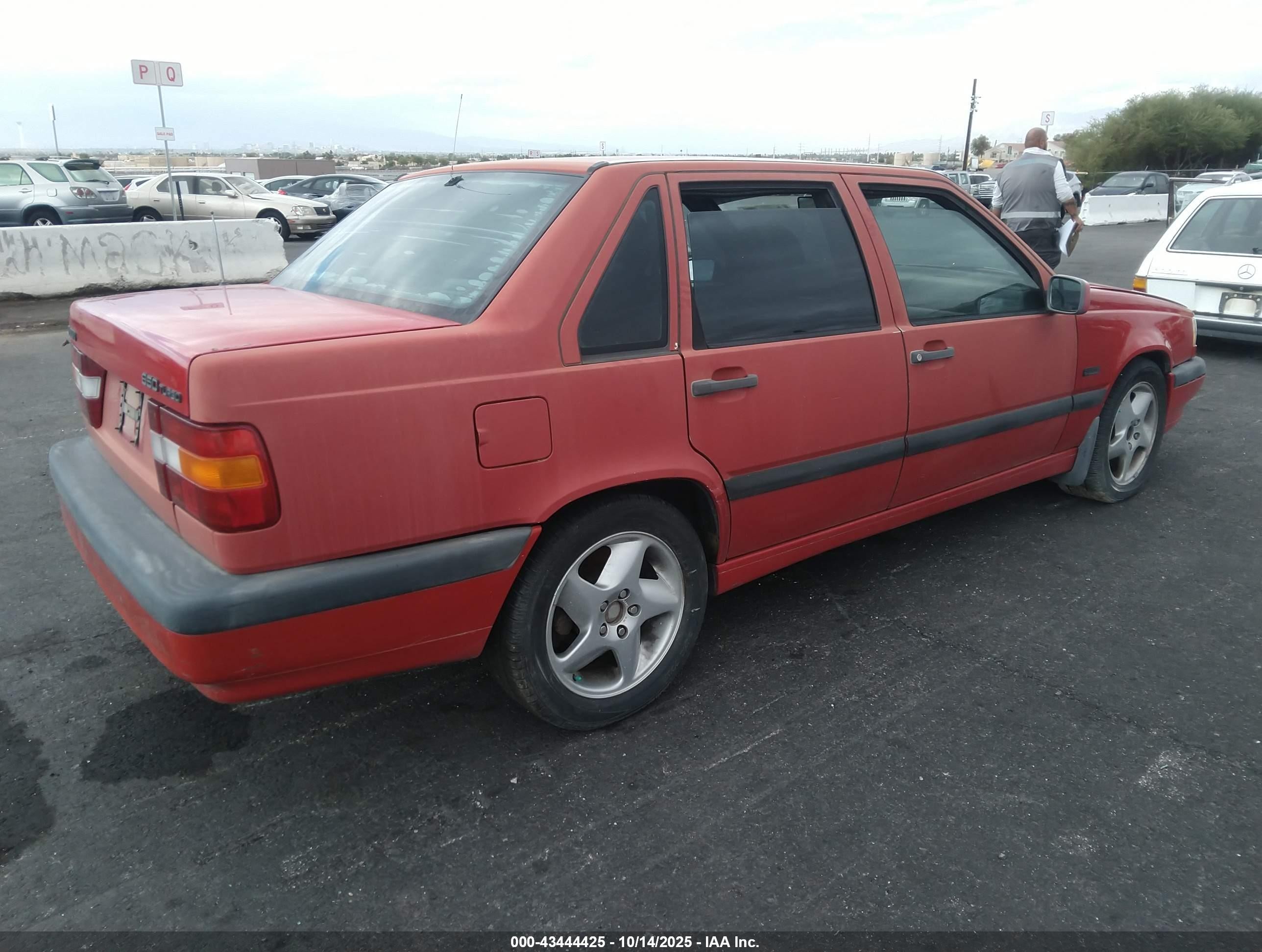 1994 Volvo 850   Red vin: YV1LS5718R2171013