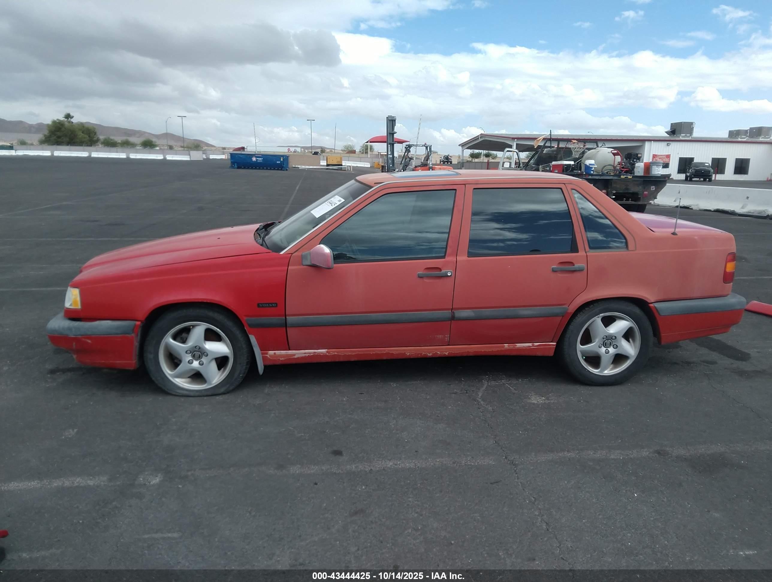 1994 Volvo 850   Red vin: YV1LS5718R2171013