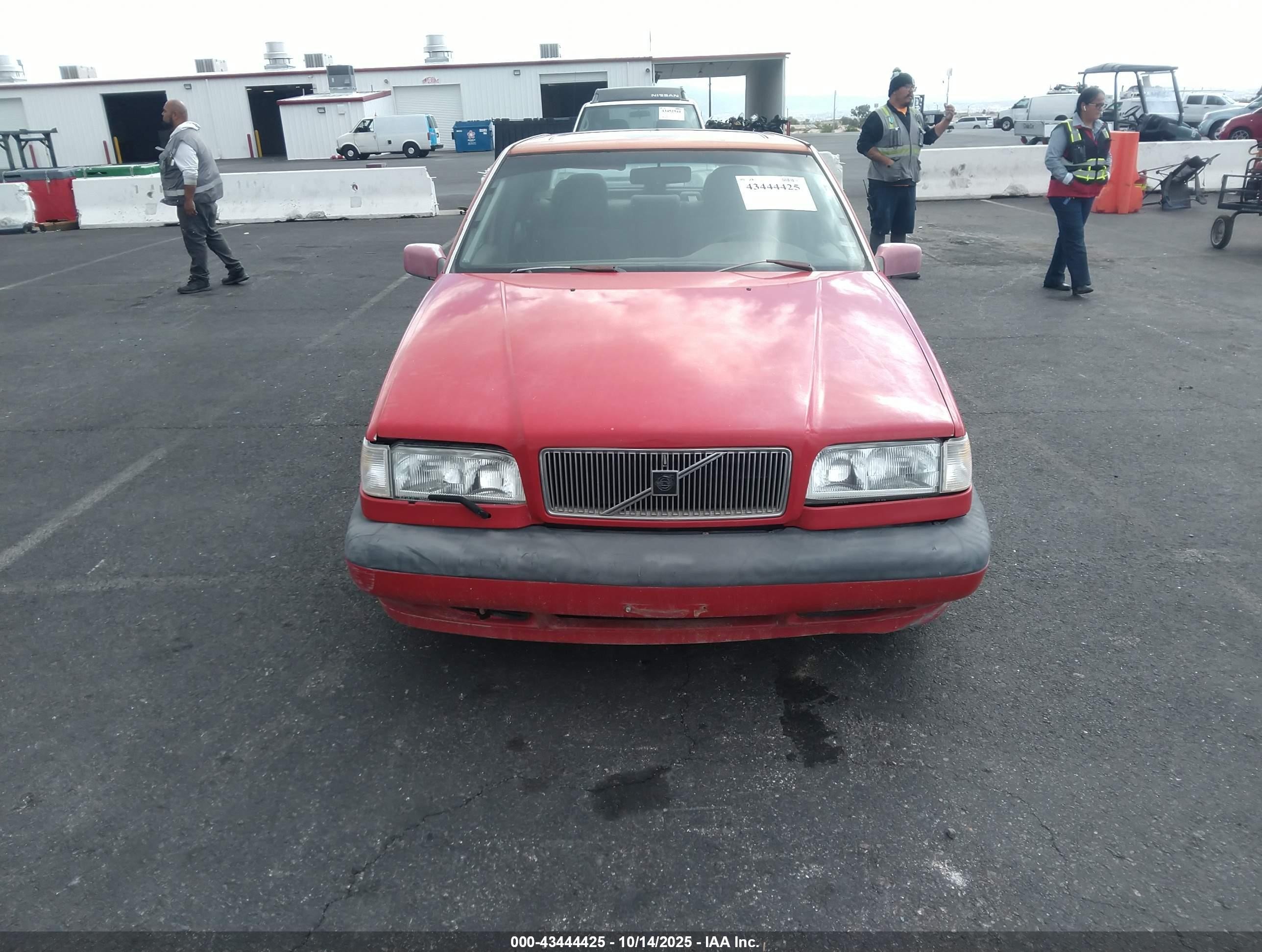 1994 Volvo 850   Red vin: YV1LS5718R2171013