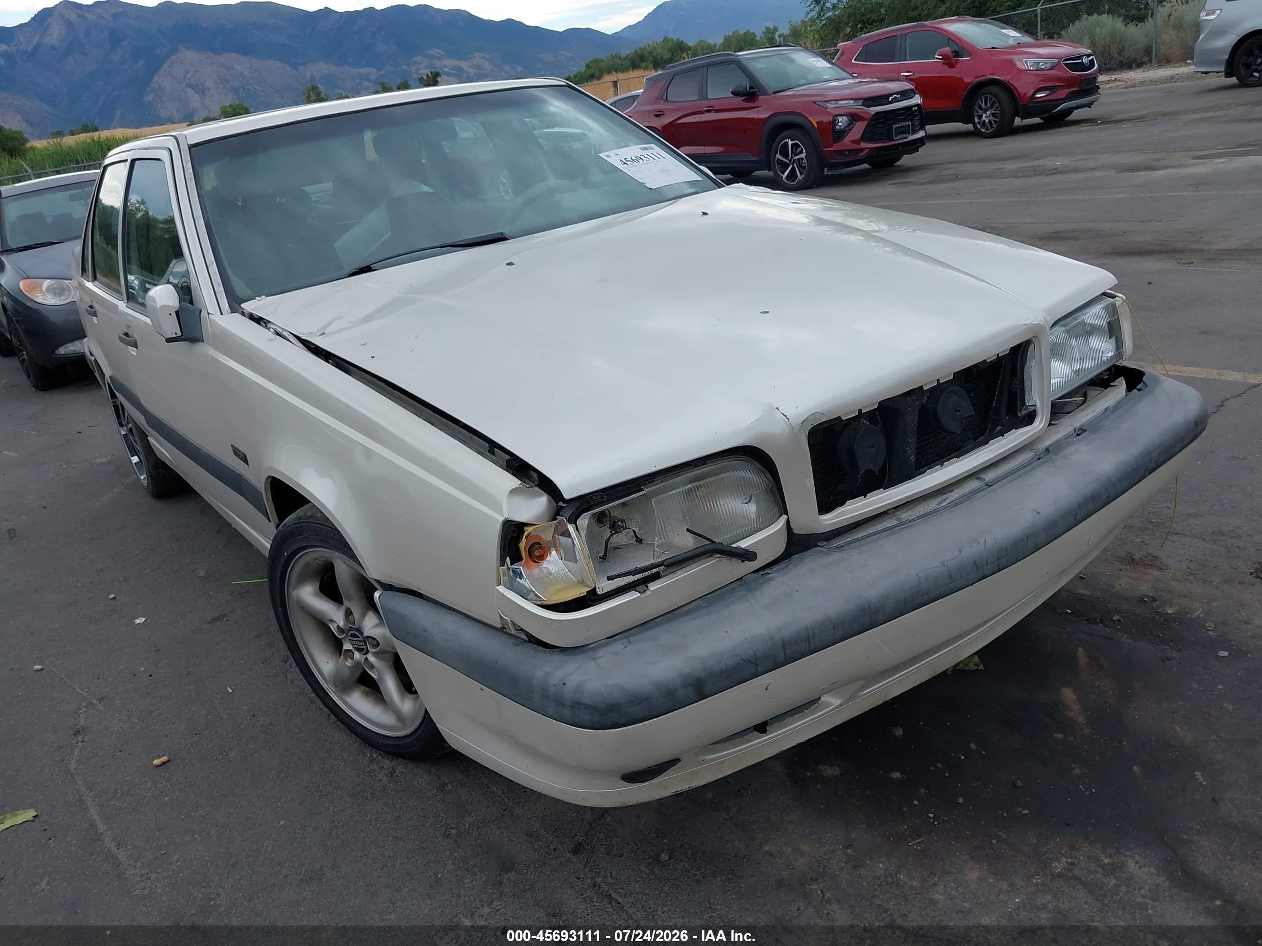 YV1LS5720T2305223