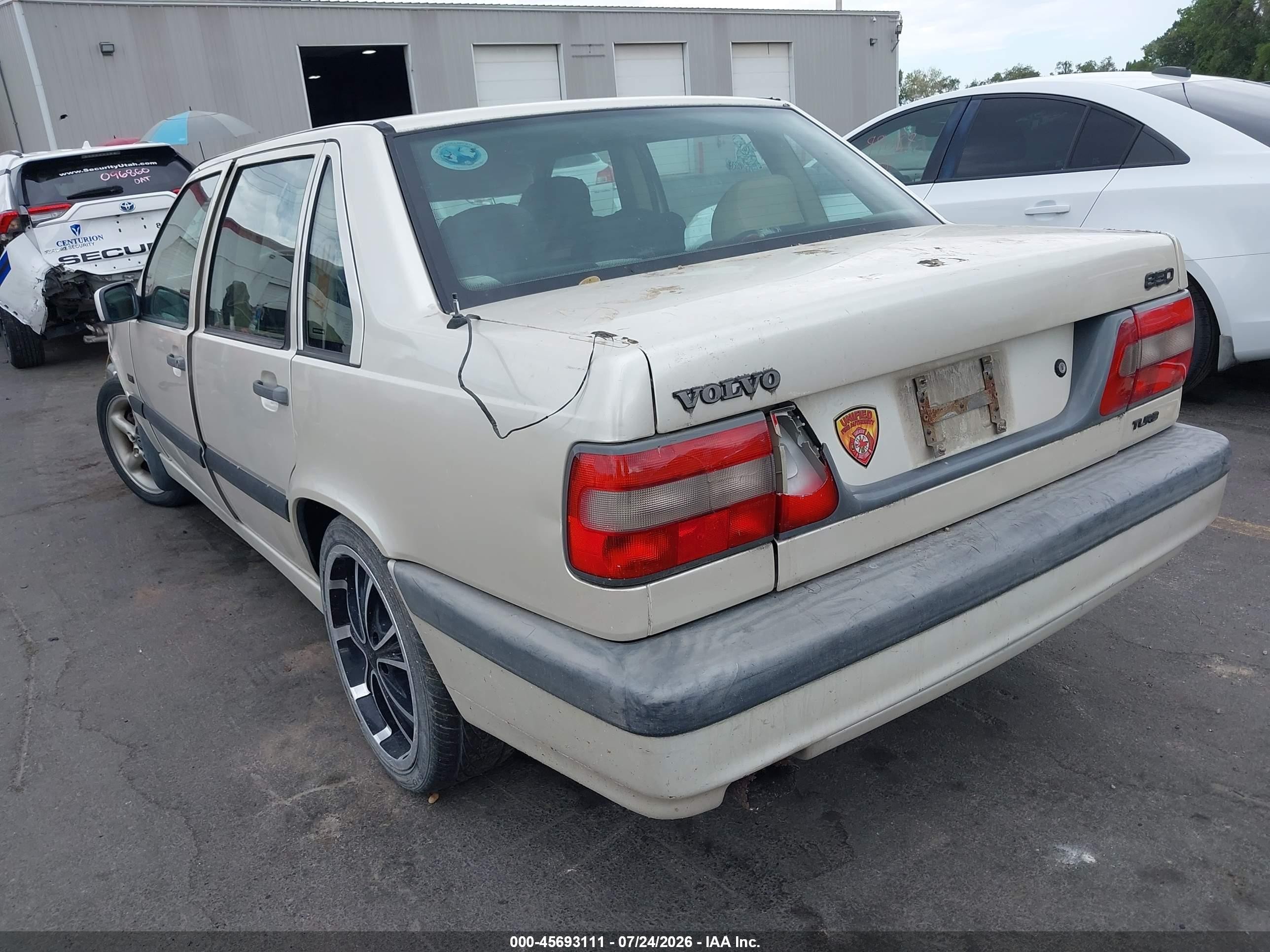 1996 Volvo 850   Cream vin: YV1LS5720T2305223