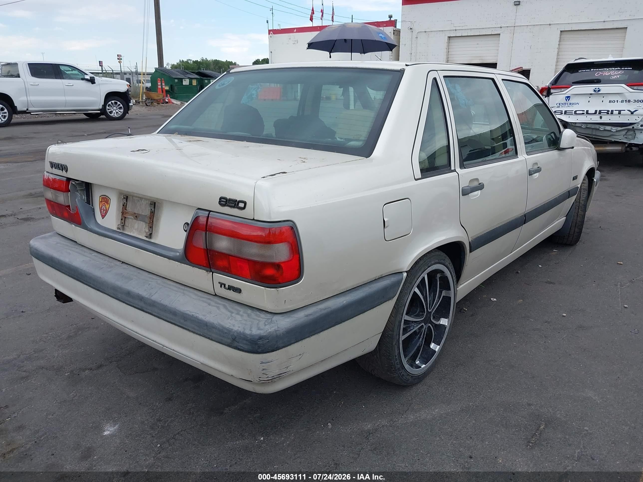 1996 Volvo 850   Cream vin: YV1LS5720T2305223