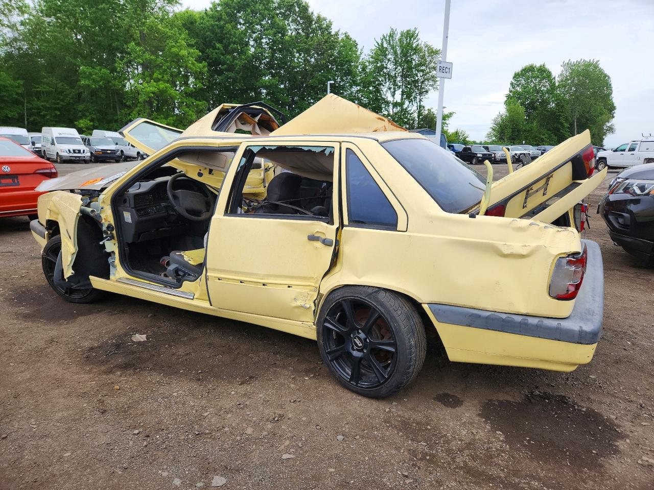 1995 Volvo 850 T5r Yellow vin: YV1LS5812S2233686