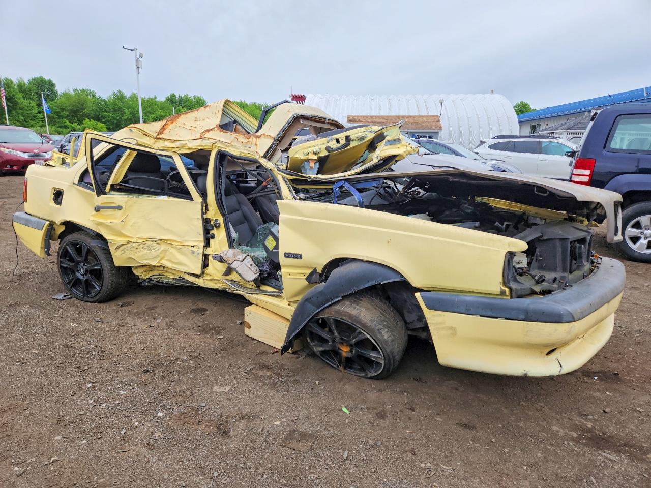 1995 Volvo 850 T5r Yellow vin: YV1LS5812S2233686