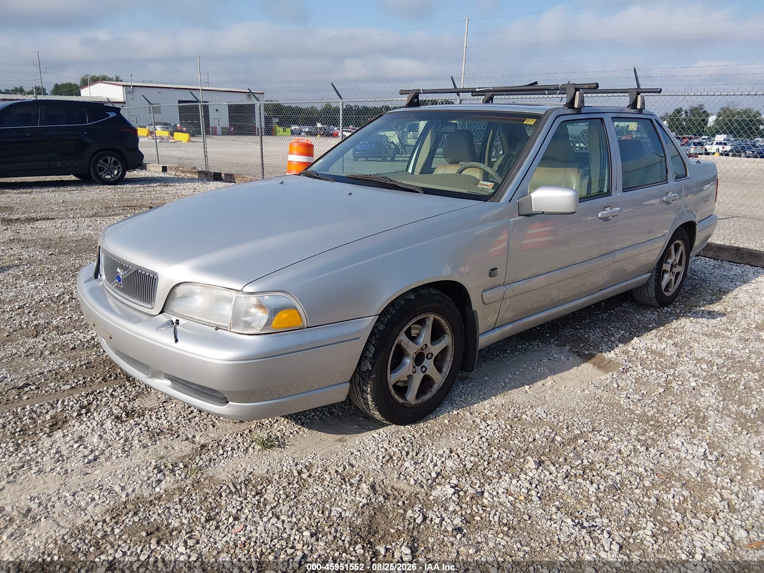 2000 Volvo S70 Se Silver vin: YV1LS61J0Y2660082
