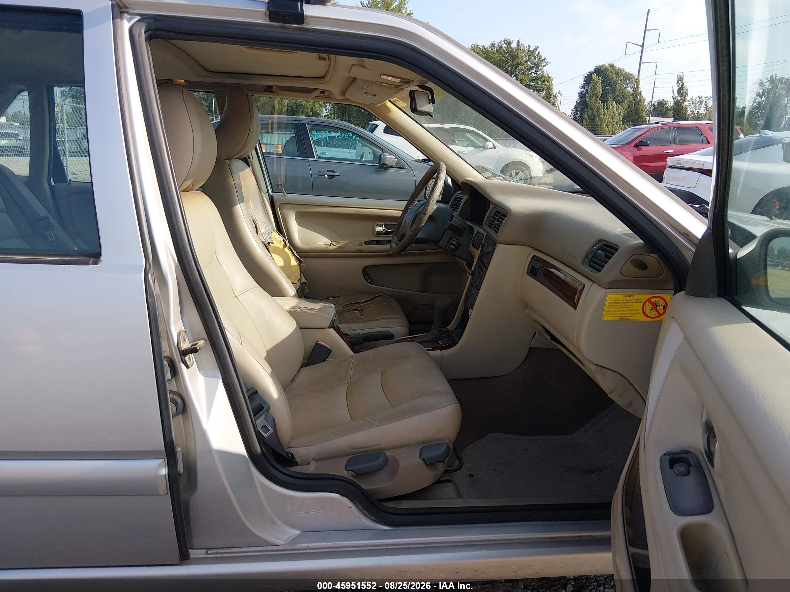 2000 Volvo S70 Se Silver vin: YV1LS61J0Y2660082
