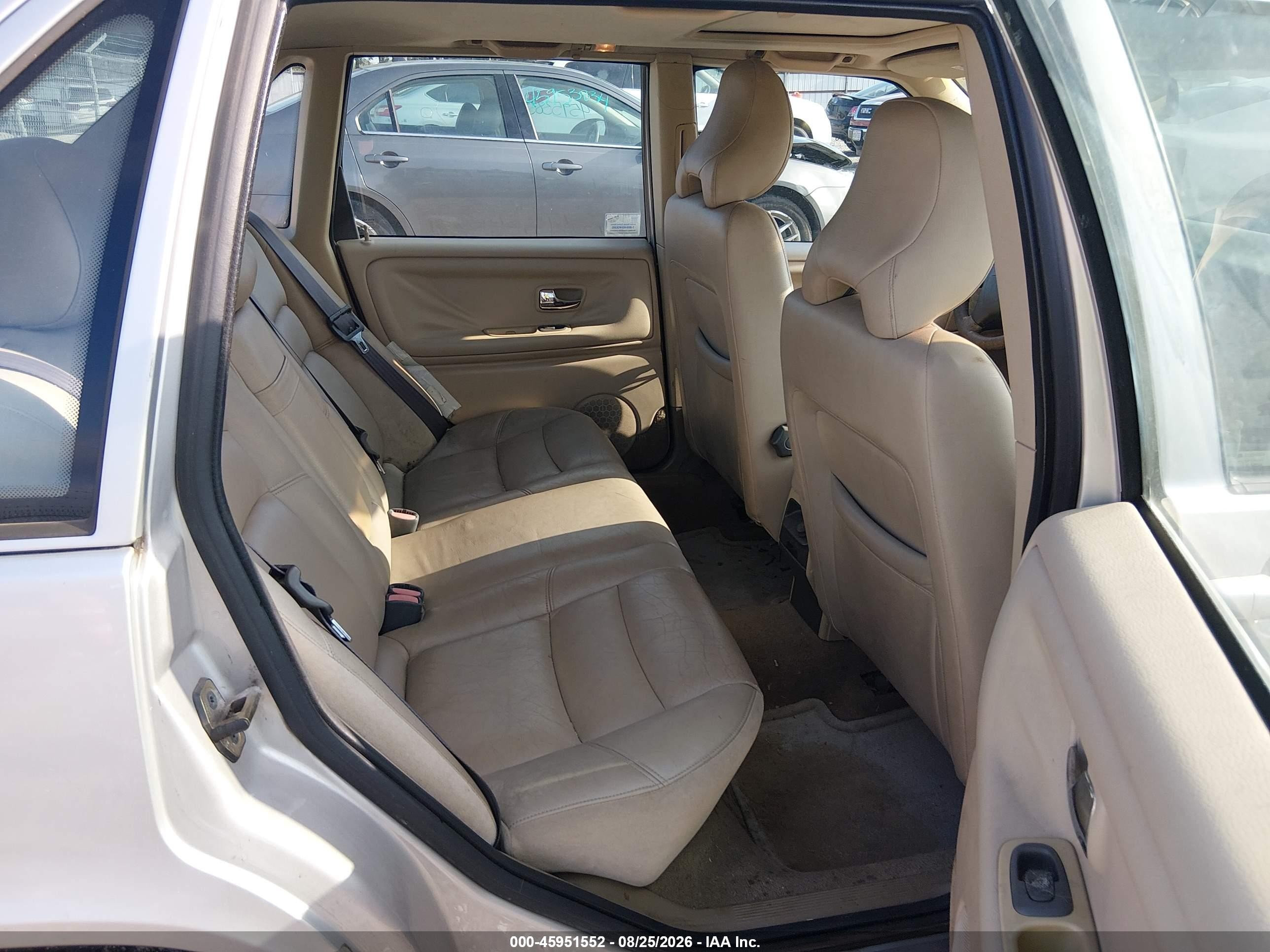 2000 Volvo S70 Se Silver vin: YV1LS61J0Y2660082