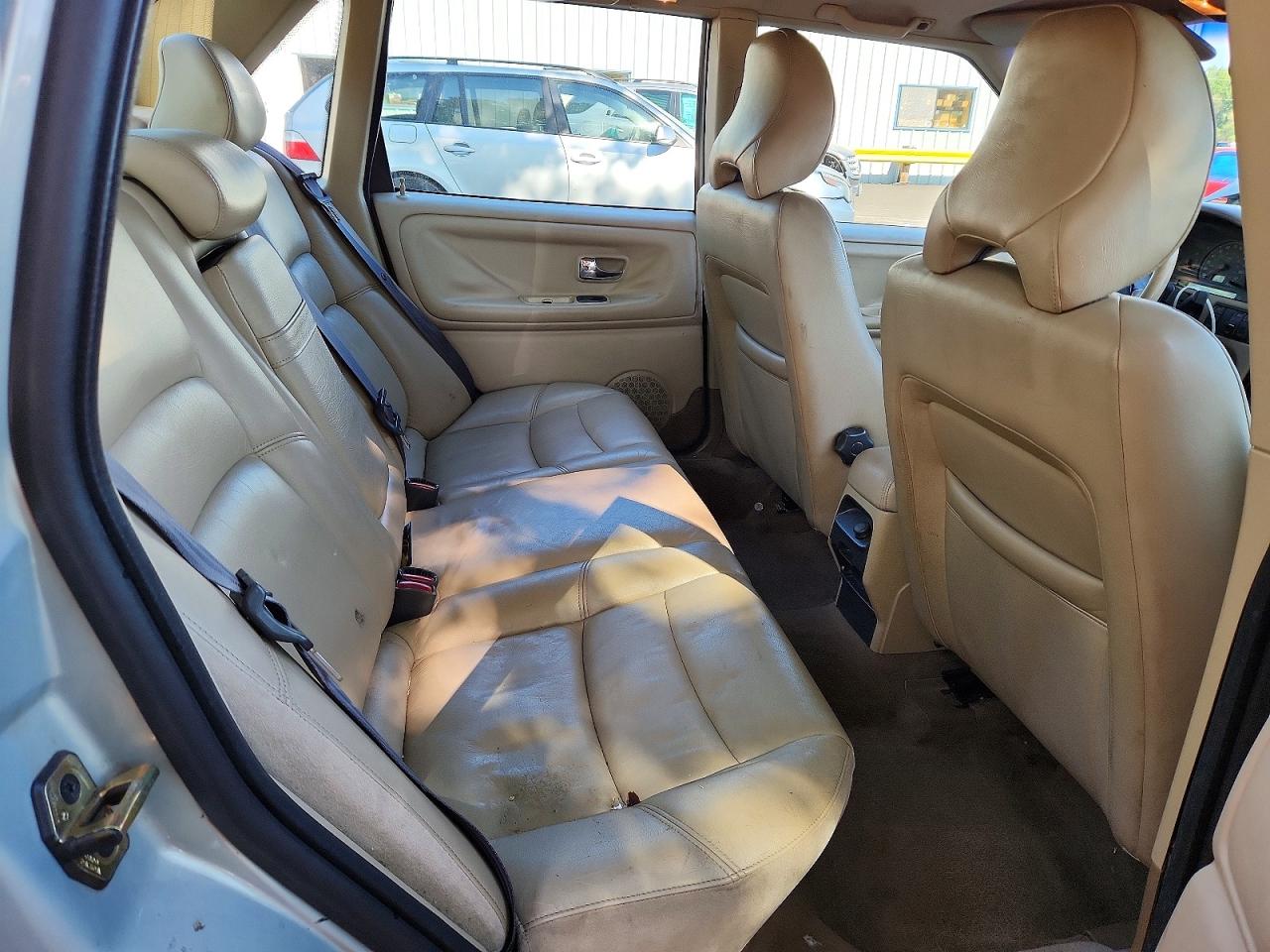 2000 Volvo S70 Base Beige vin: YV1LS61J1Y2662357