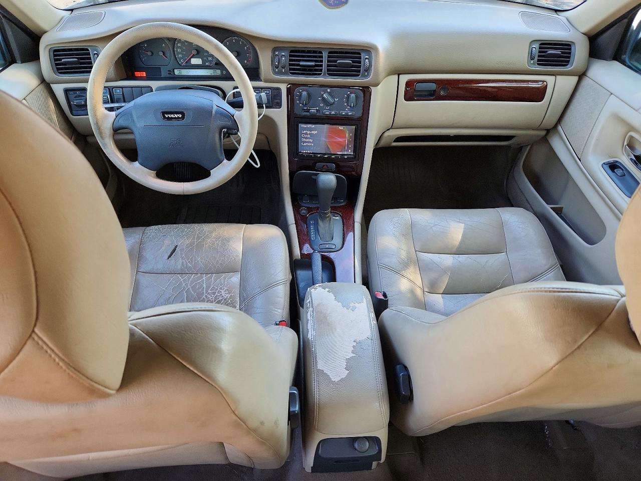 2000 Volvo S70 Base Beige vin: YV1LS61J1Y2662357