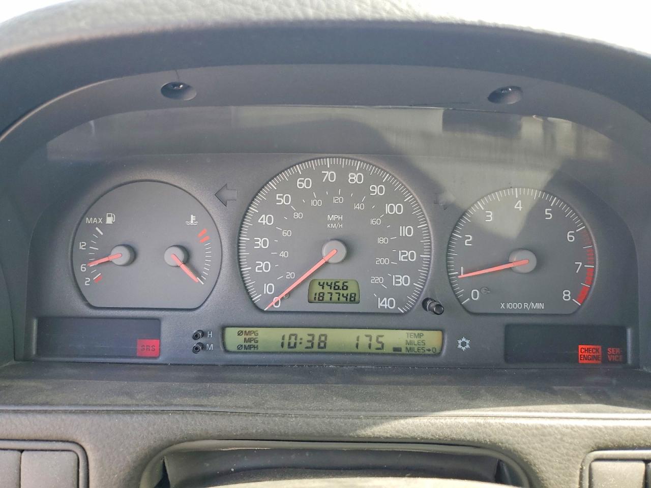 2000 Volvo S70 Base Silver vin: YV1LS61J9Y2657472