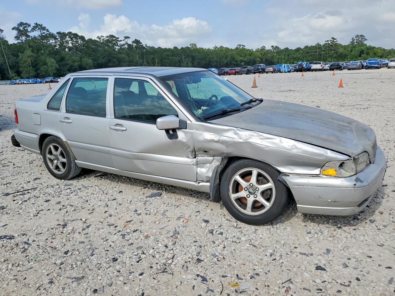 2000 Volvo S70 Base Silver vin: YV1LS61J9Y2657472