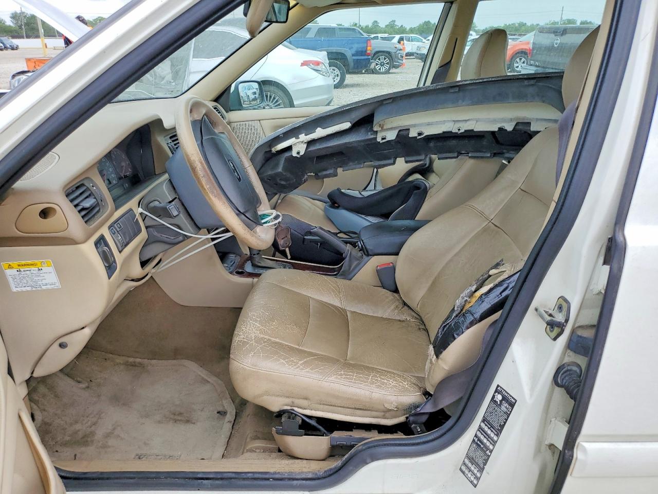 2000 Volvo S70 Base White vin: YV1LS61J9Y2665197