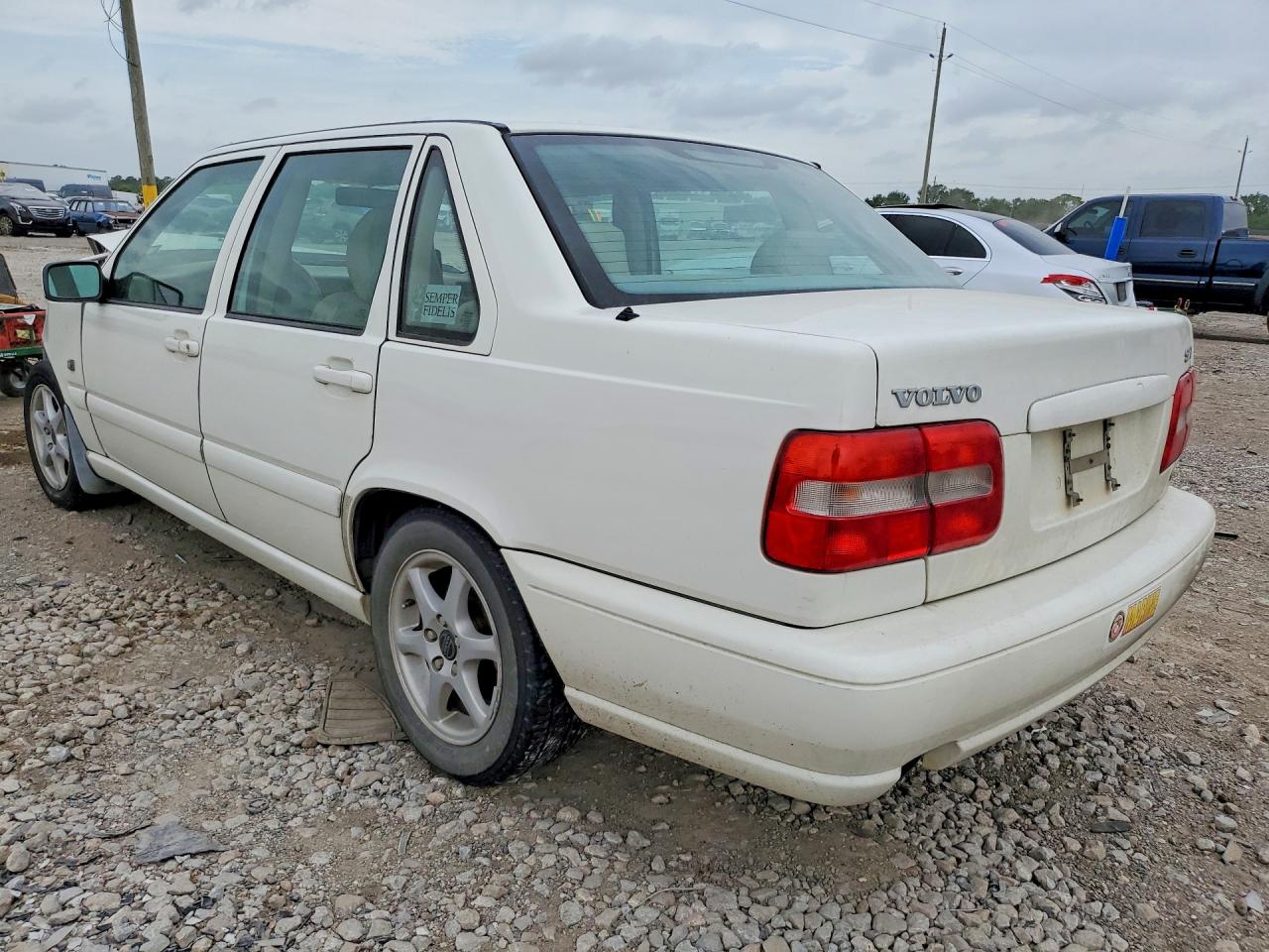 2000 Volvo S70 Base White vin: YV1LS61J9Y2665197