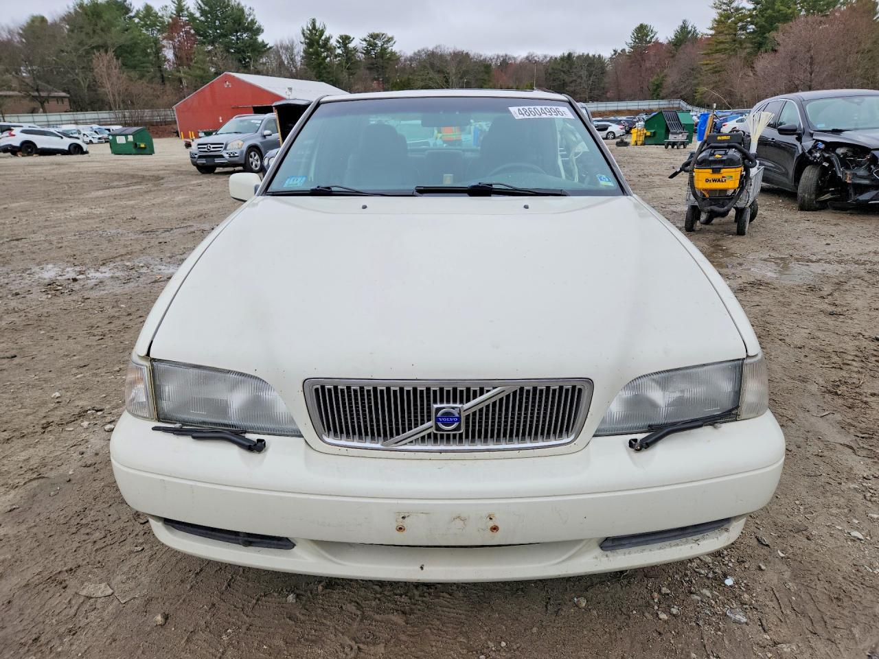 2000 Volvo S70 Base White vin: YV1LS61JXY2636680
