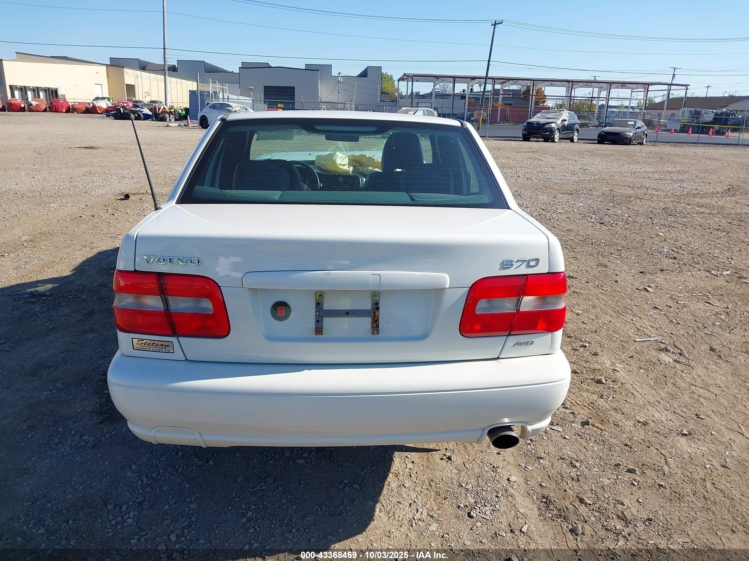 1999 Volvo S70   Белый vin: YV1LT56D6X2579547